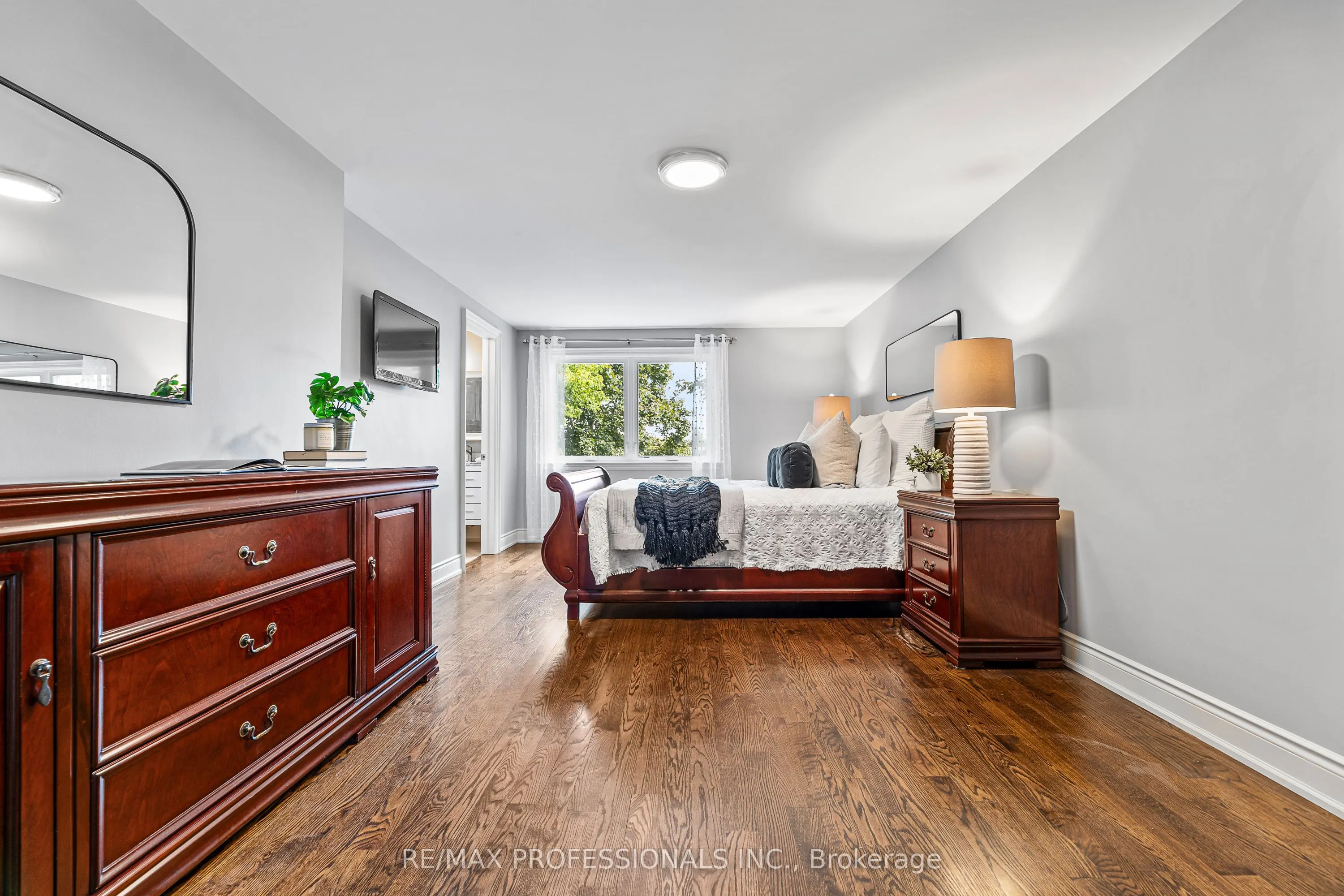 190 Longwood Drive