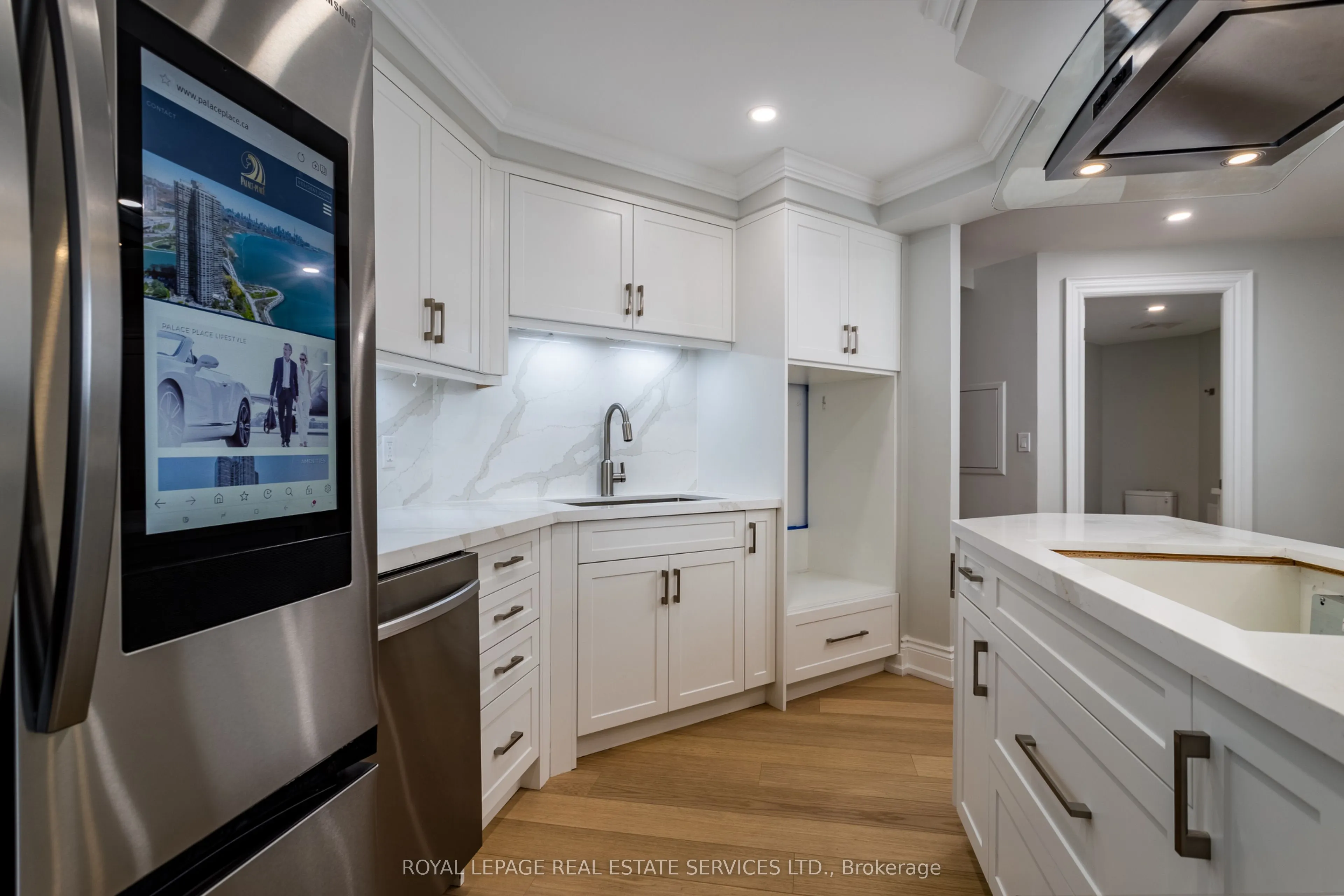 1 Palace Pier Court, #3608