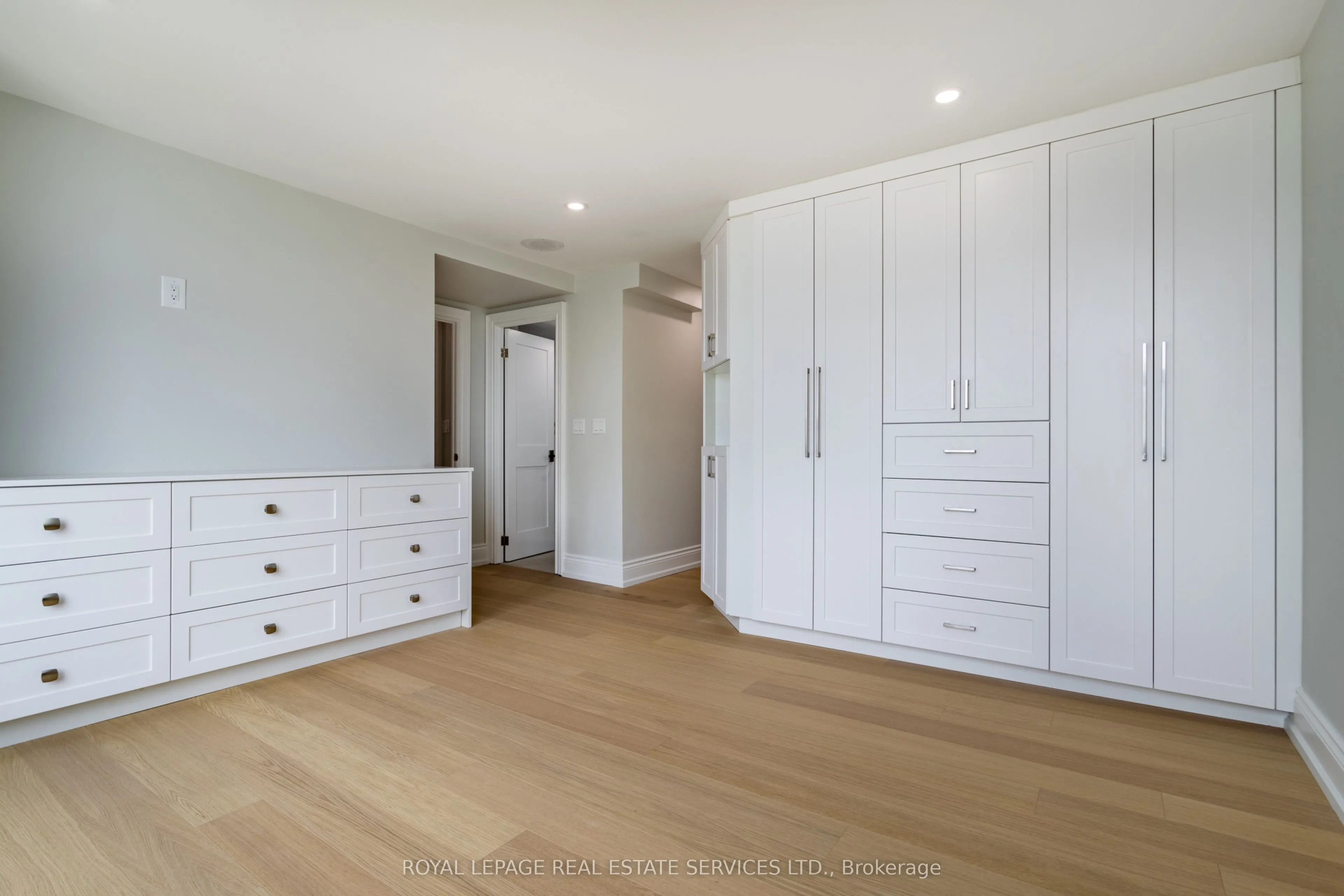 1 Palace Pier Court, #3608