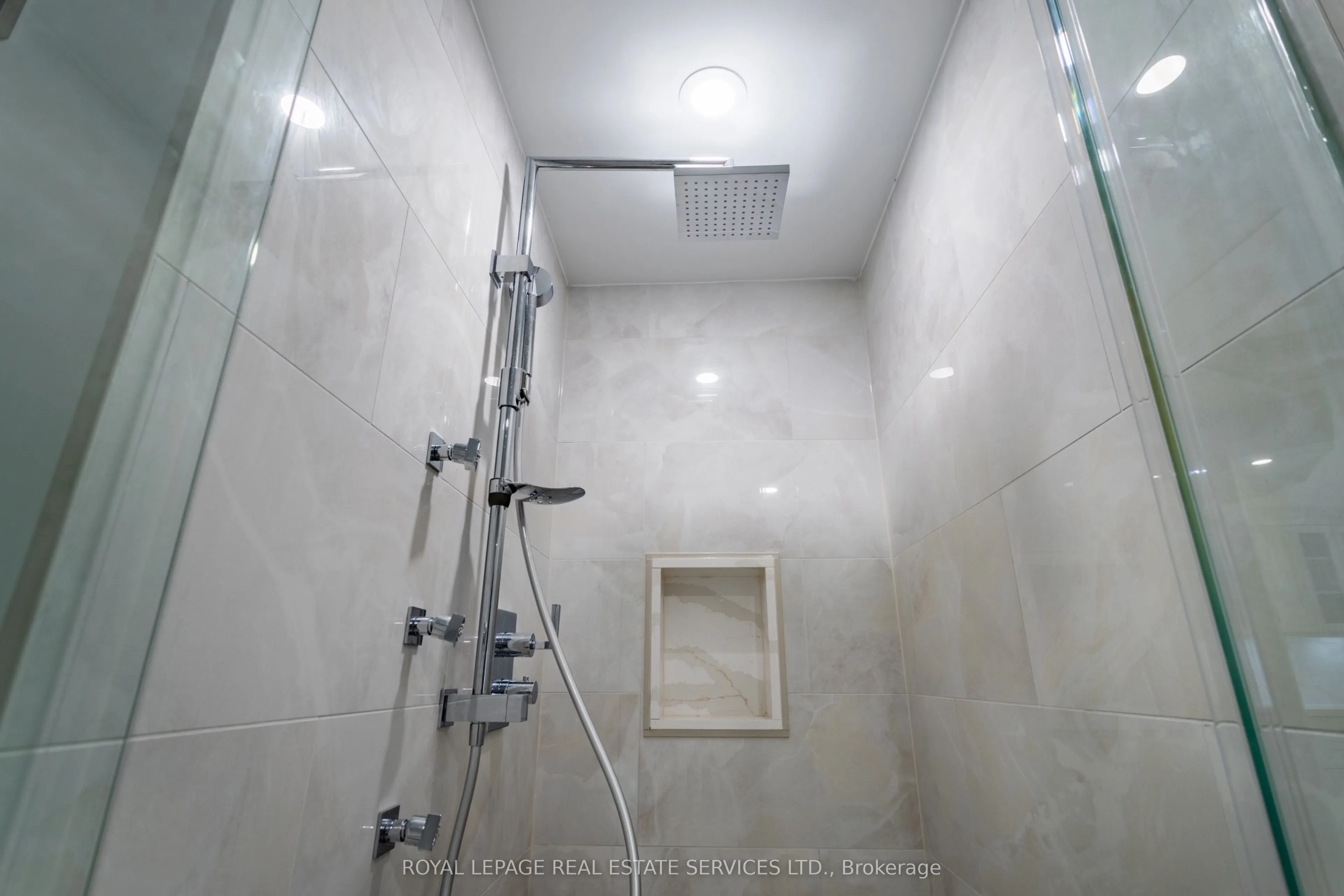 1 Palace Pier Court, #3608