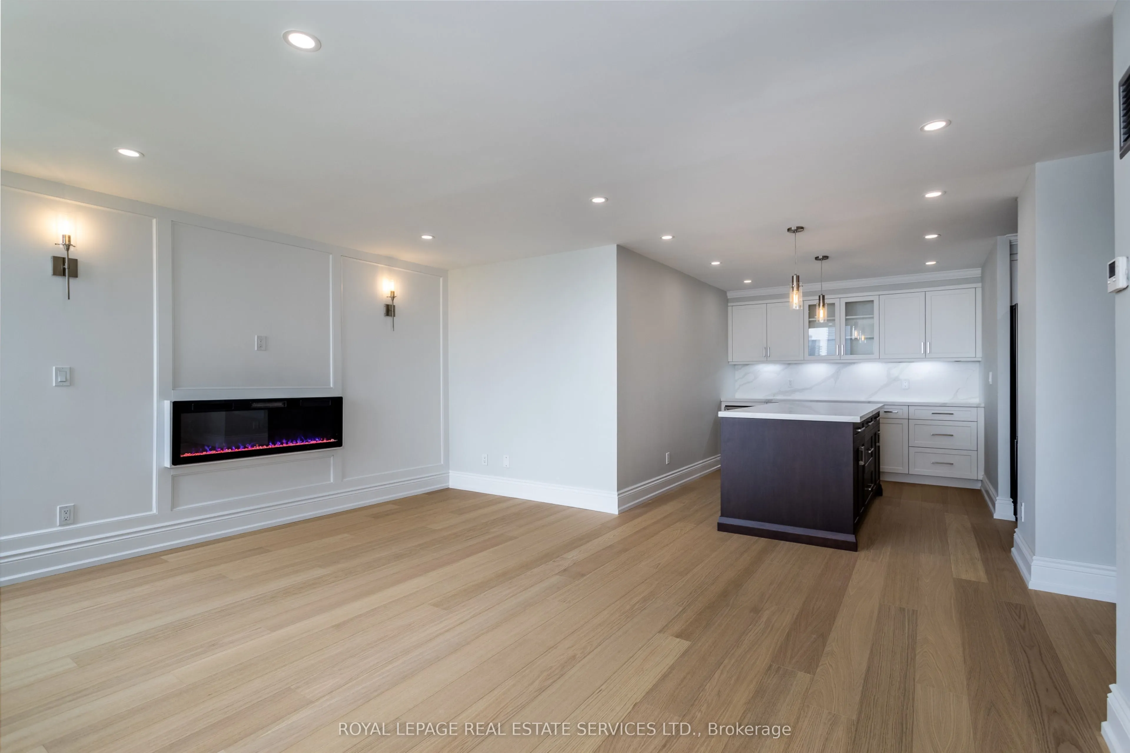 1 Palace Pier Court, #3608