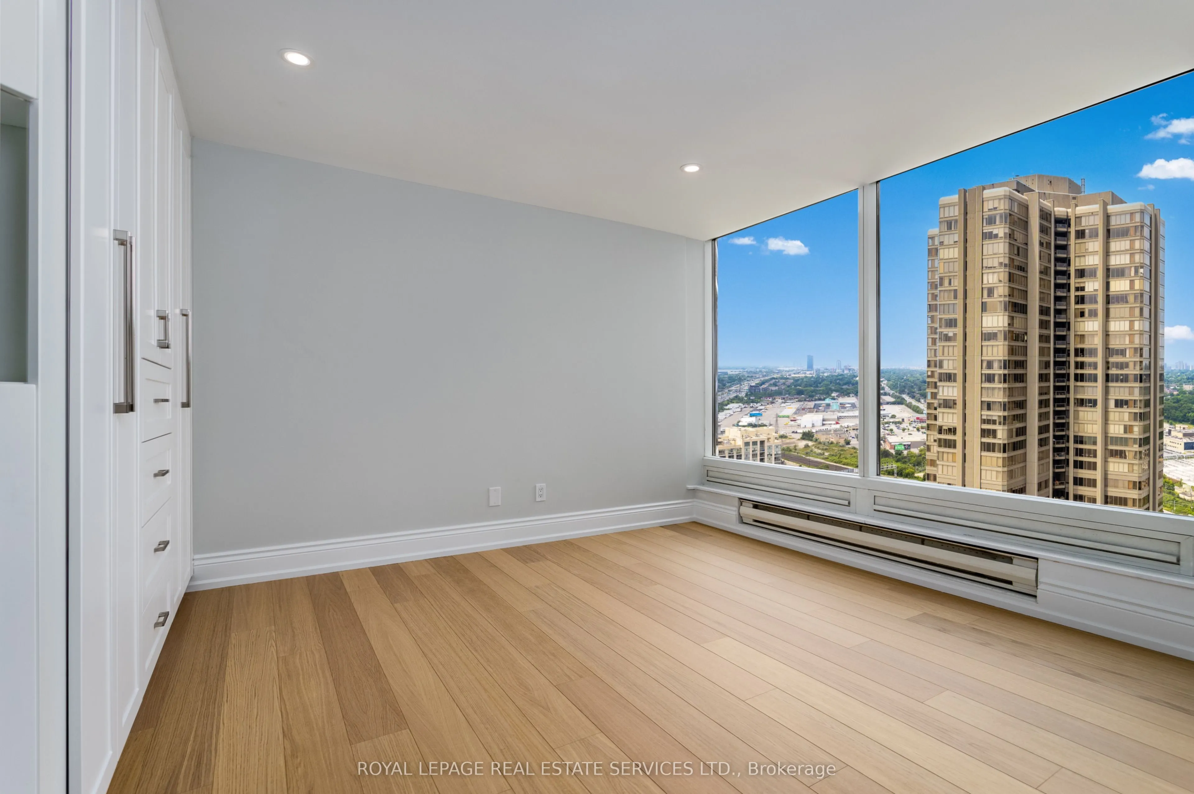1 Palace Pier Court, #3608