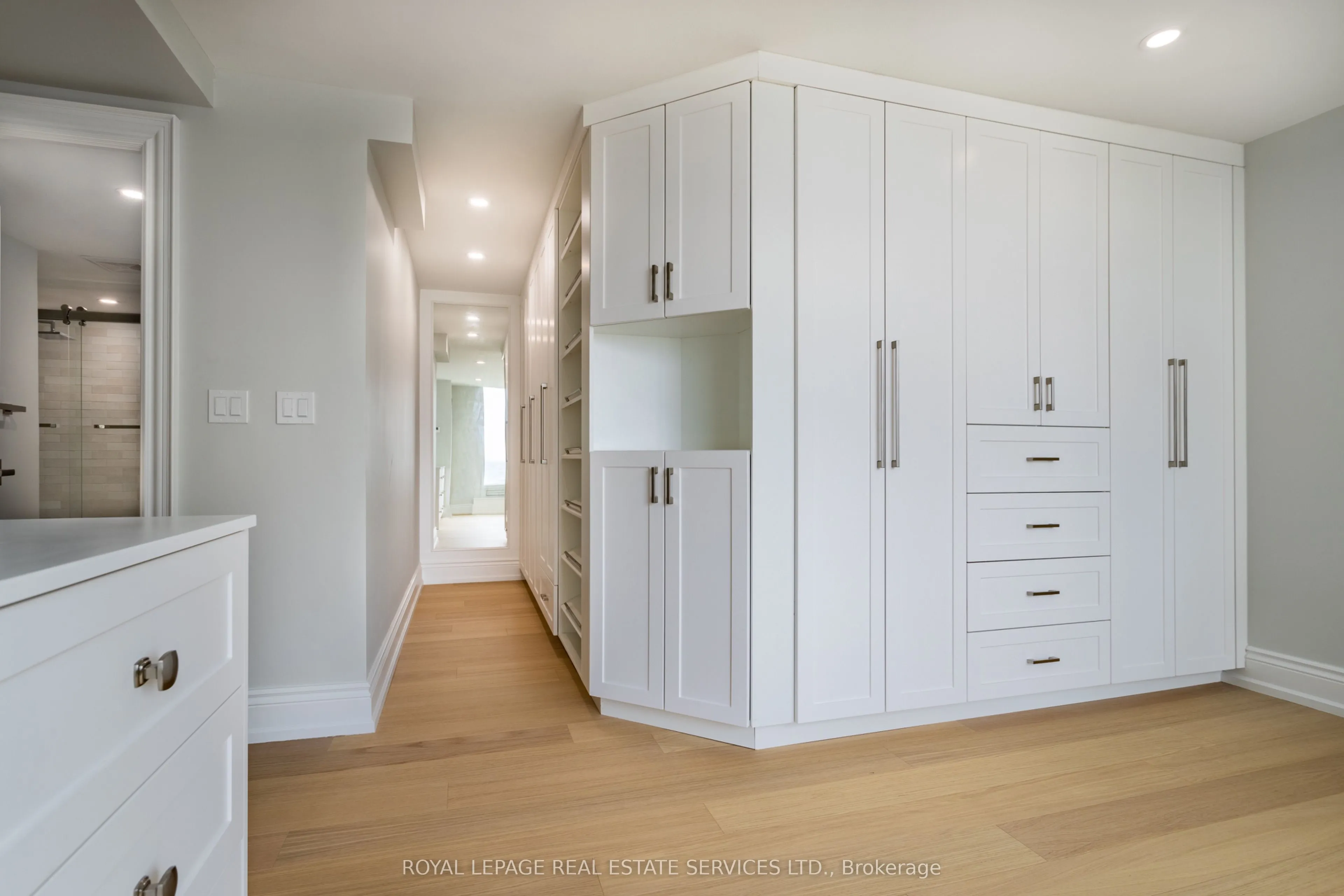 1 Palace Pier Court, #3608