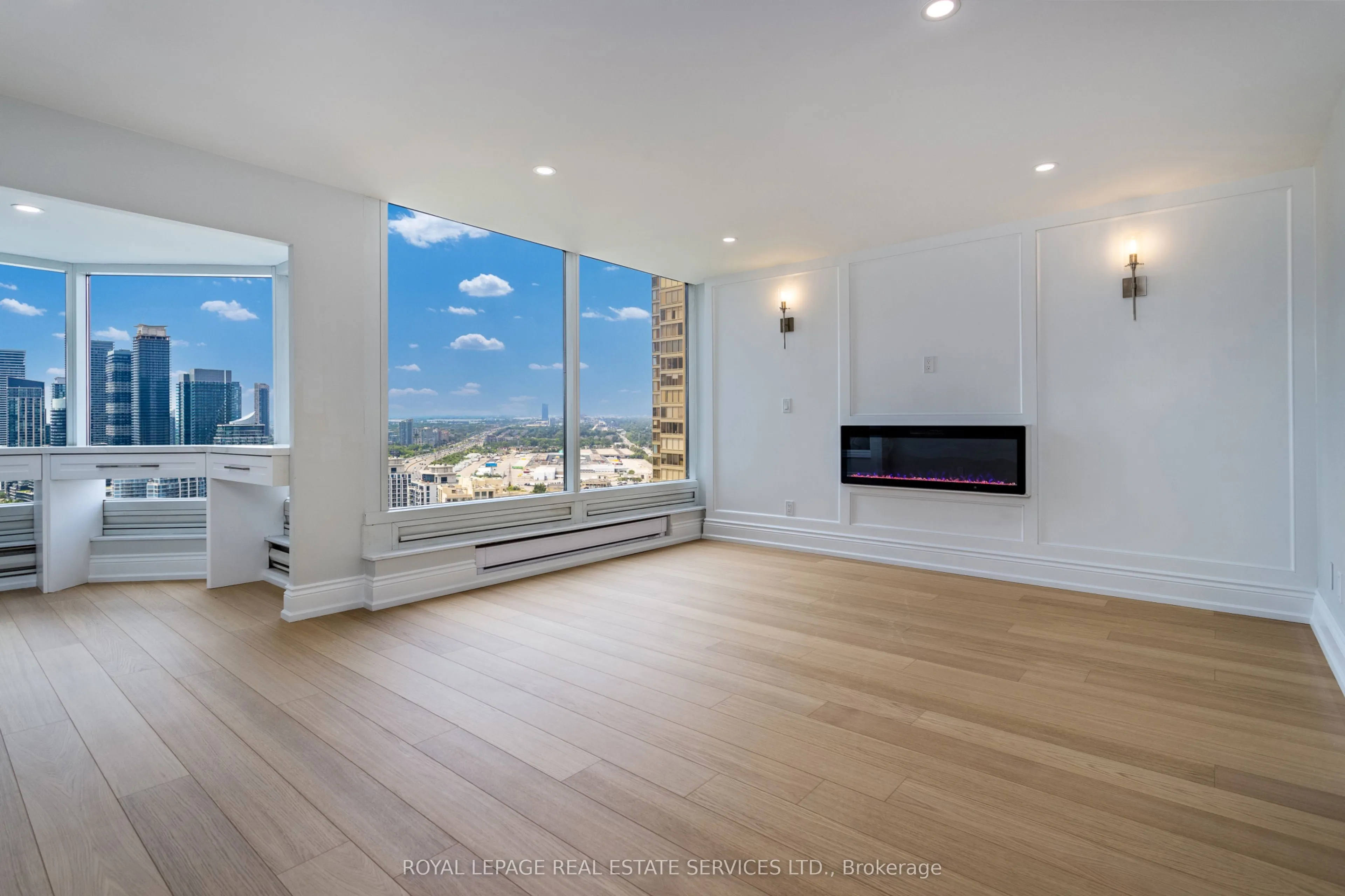 1 Palace Pier Court, #3608
