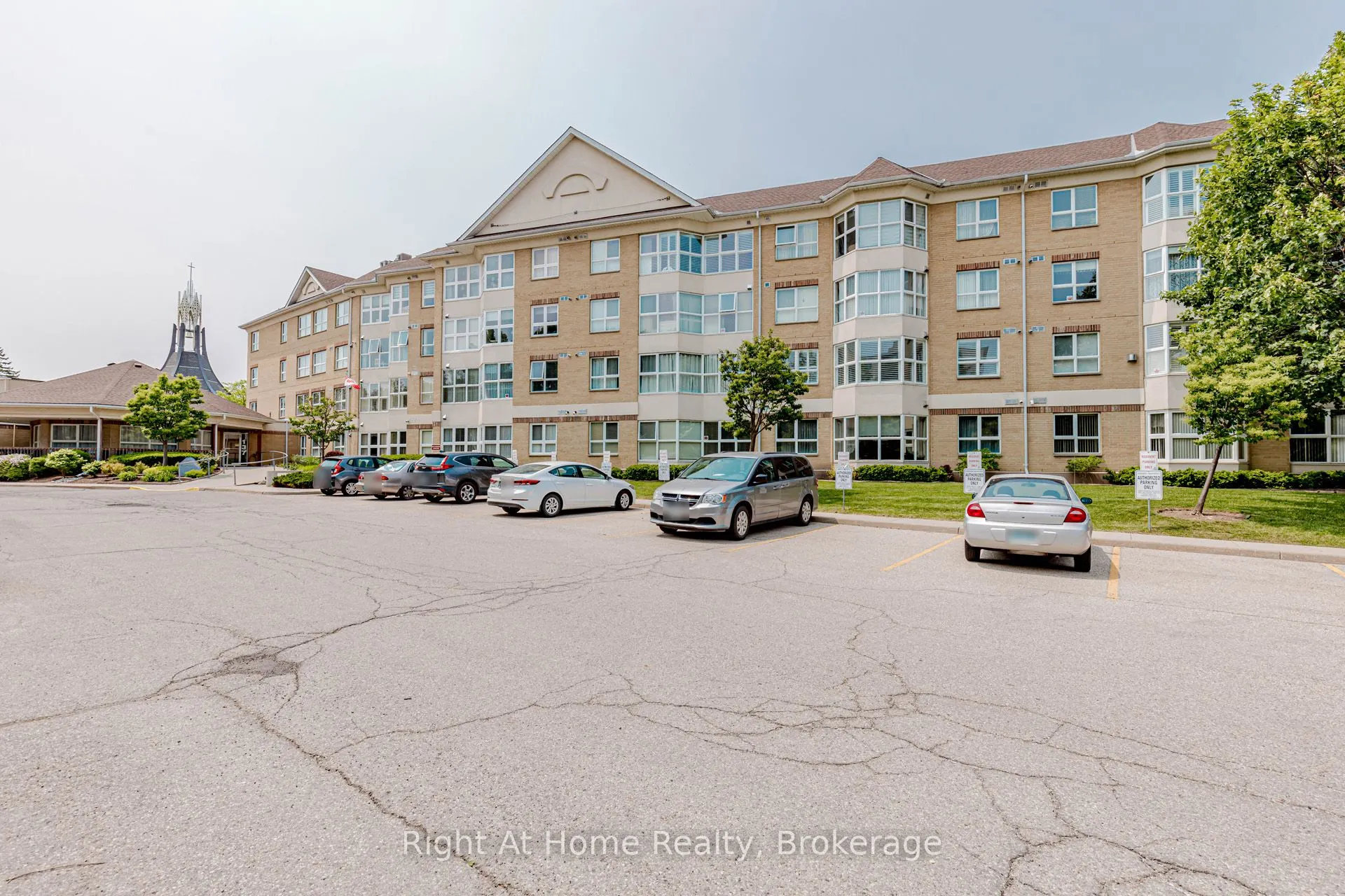 137 Martin Street, #203