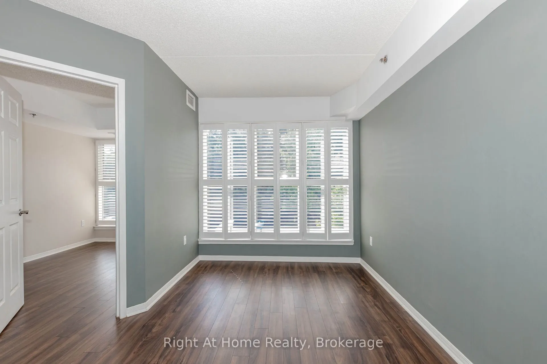 137 Martin Street, #203