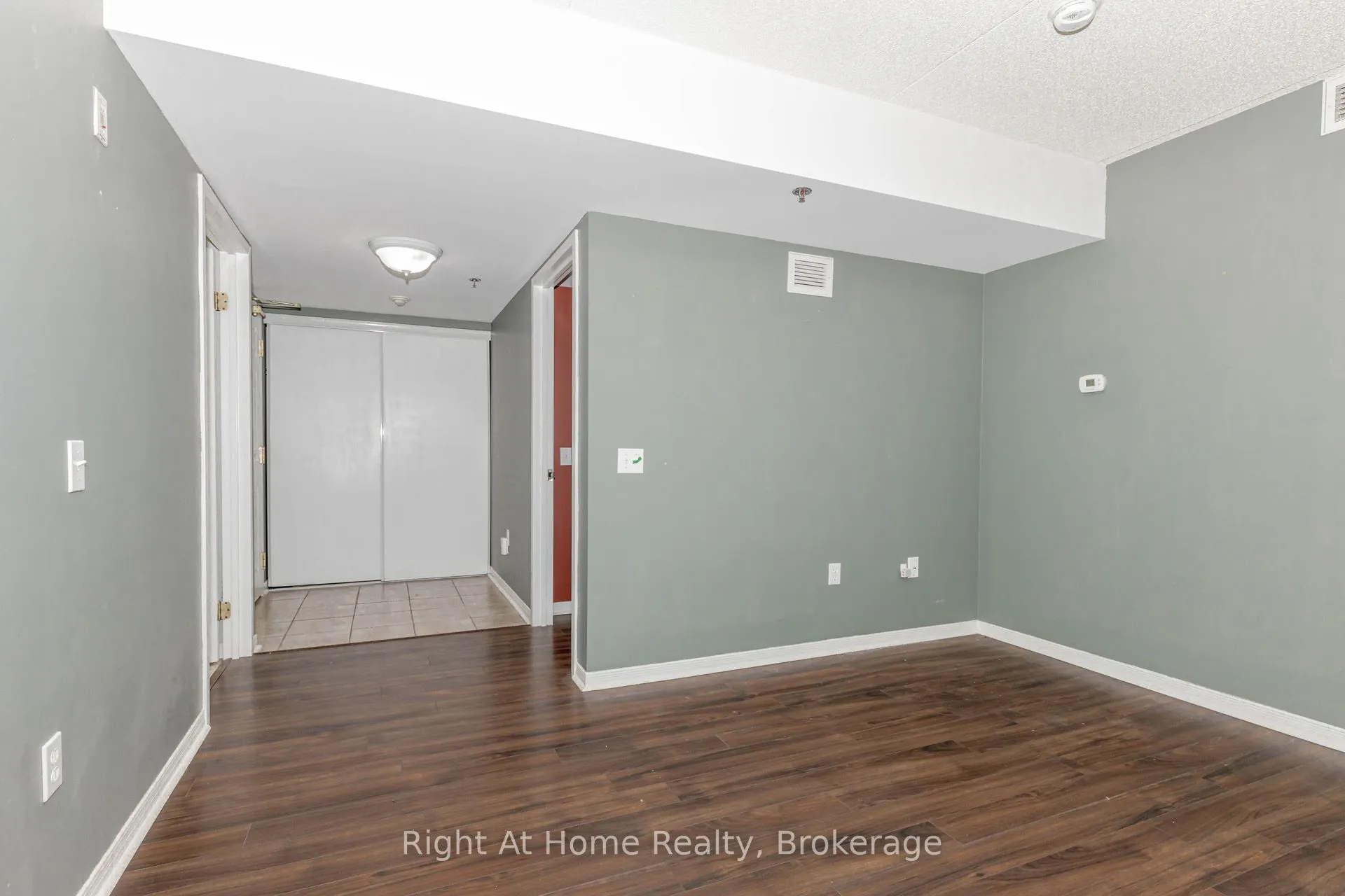 137 Martin Street, #203