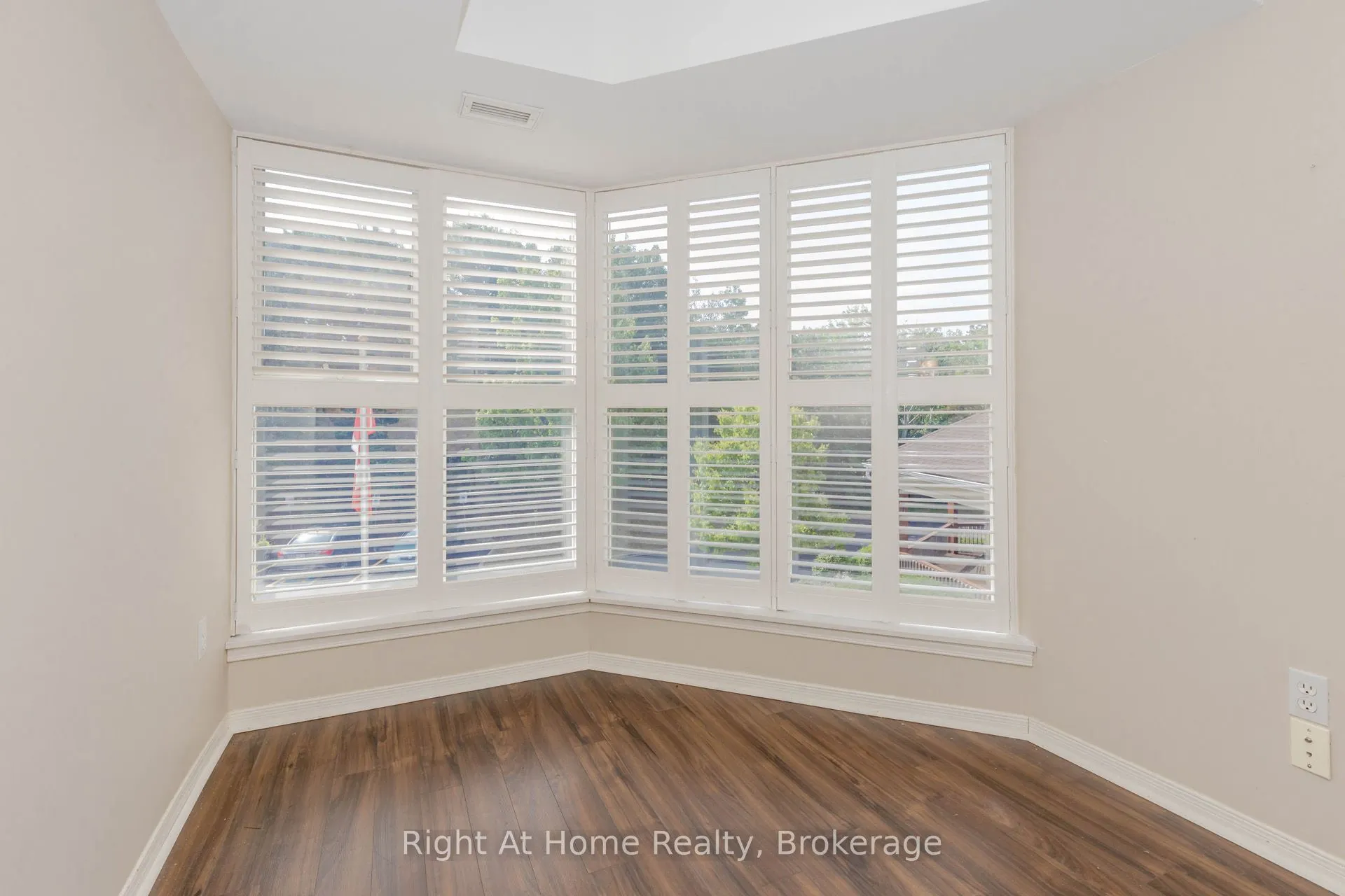 137 Martin Street, #203