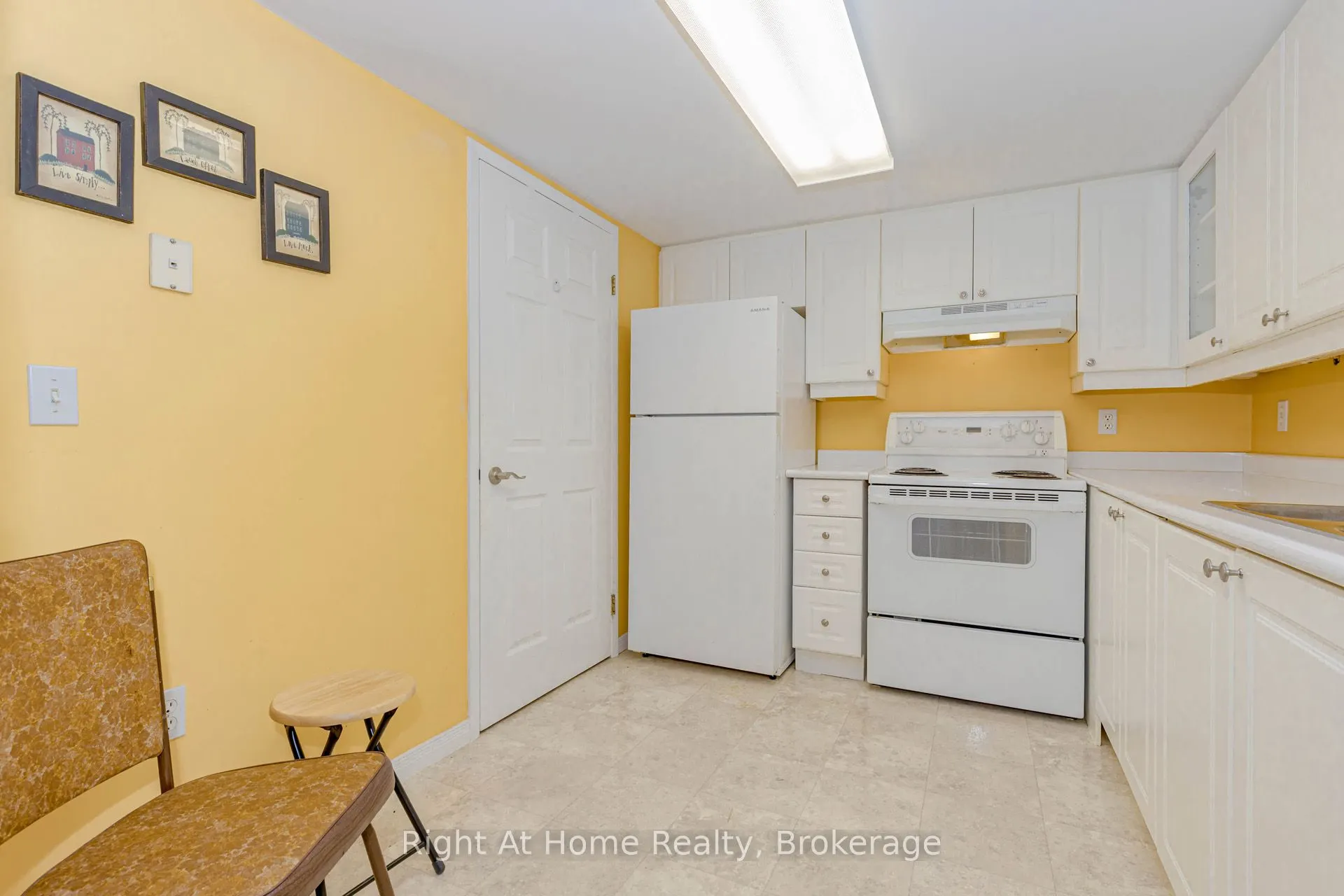 137 Martin Street, #203