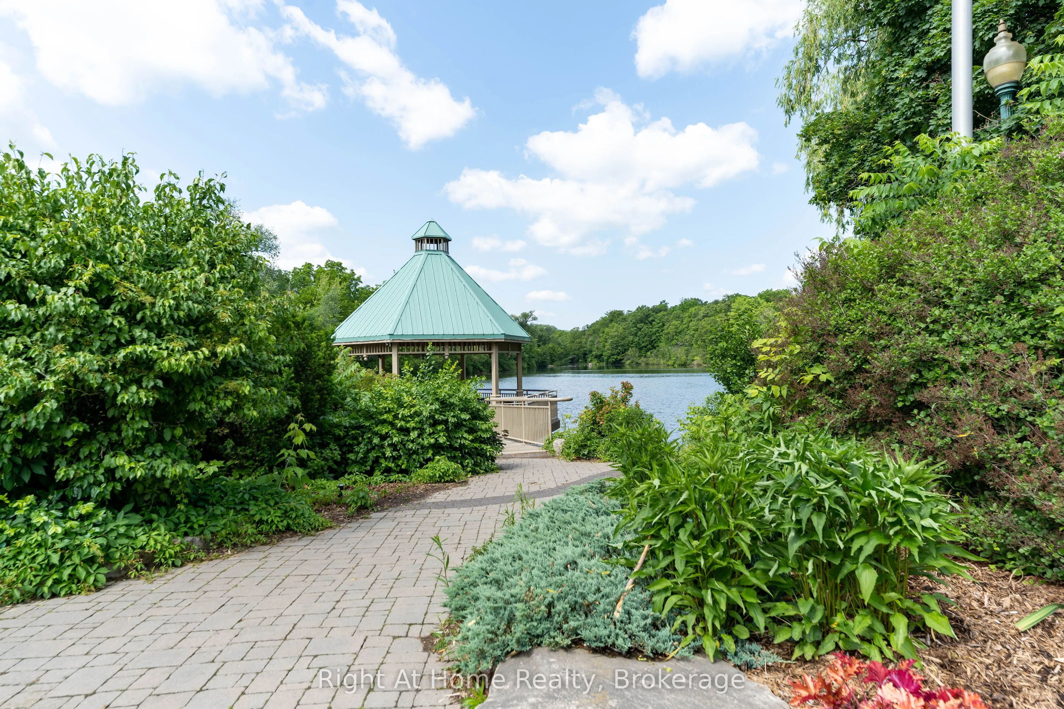 137 Martin Street, #203