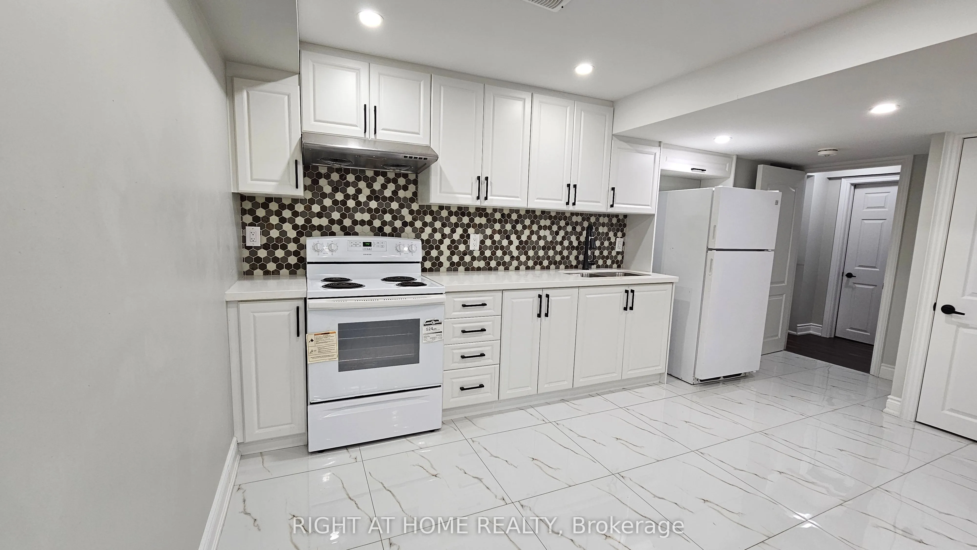 387 Glenashton Drive, #Lower