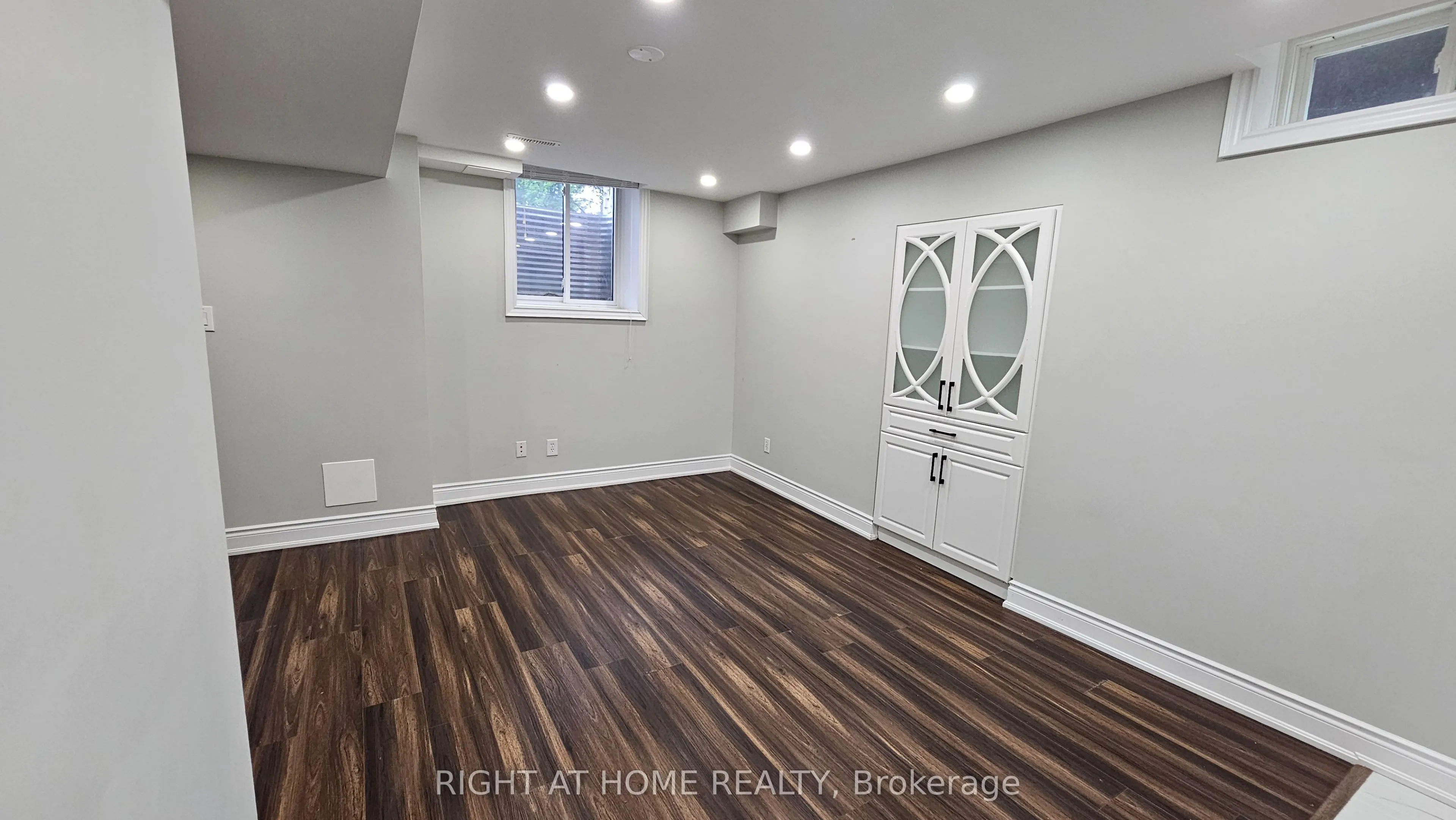 387 Glenashton Drive, #Lower