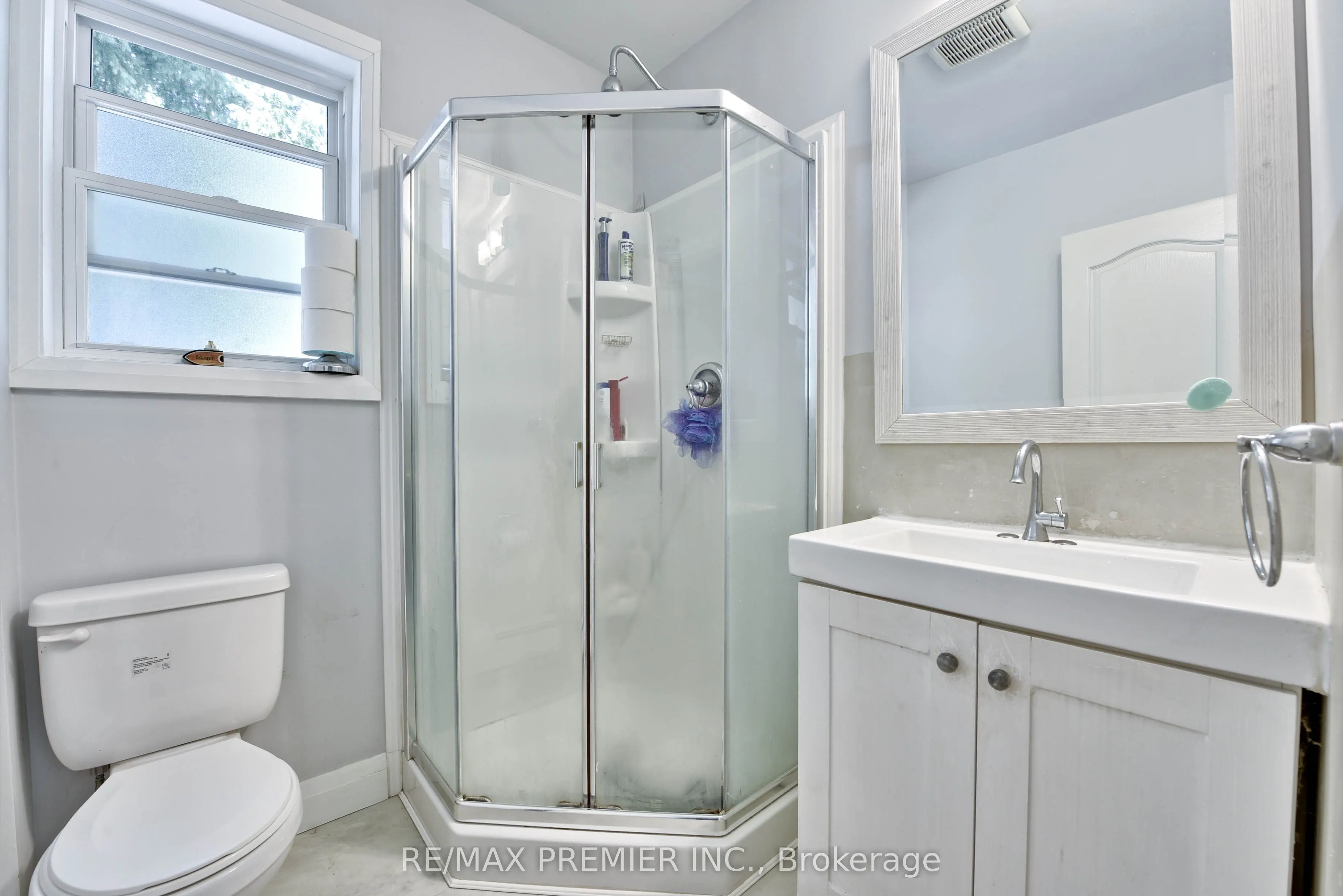 1 Edgebrook Drive