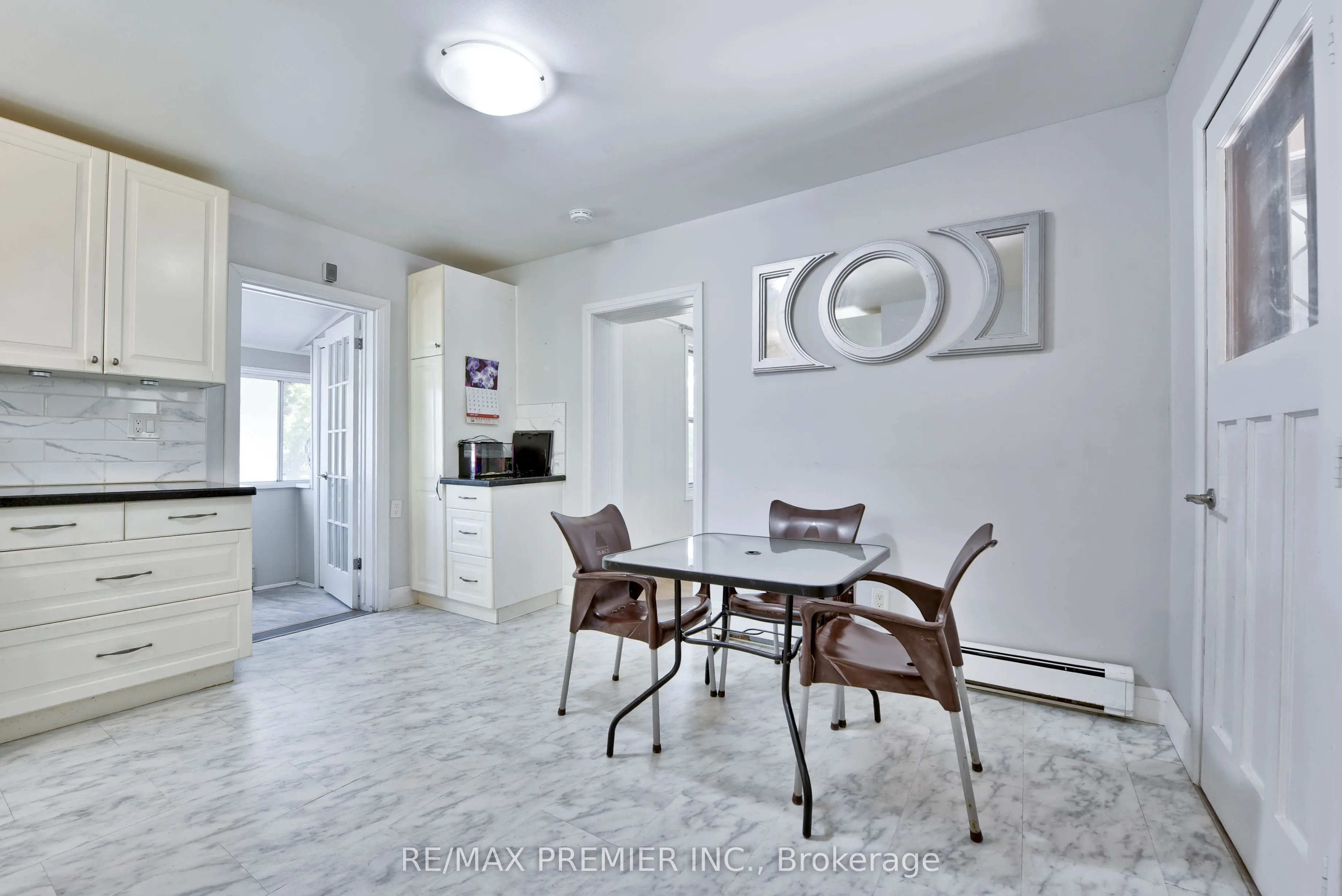 1 Edgebrook Drive