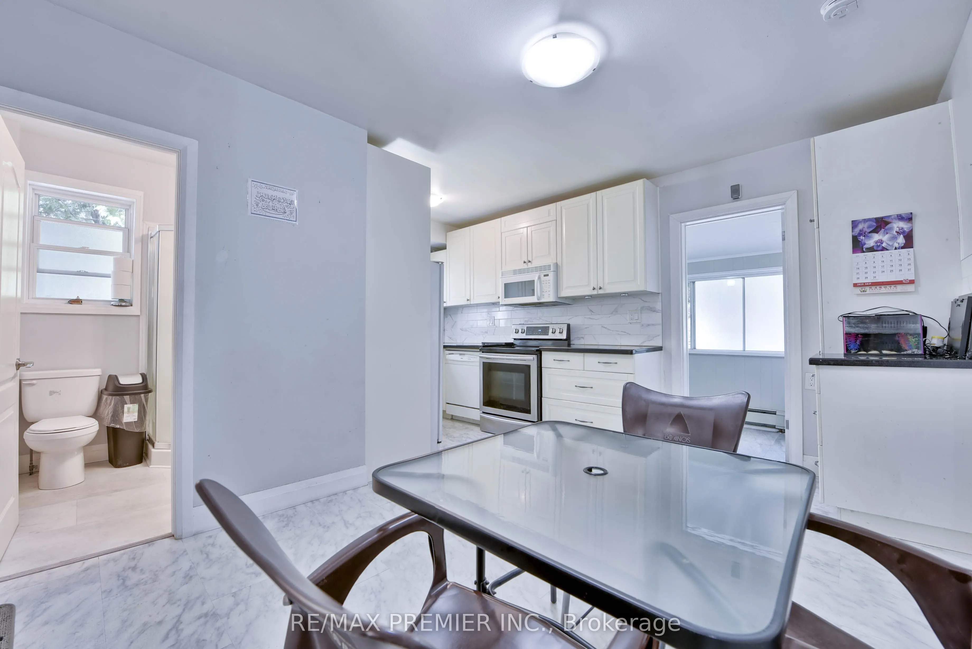 1 Edgebrook Drive