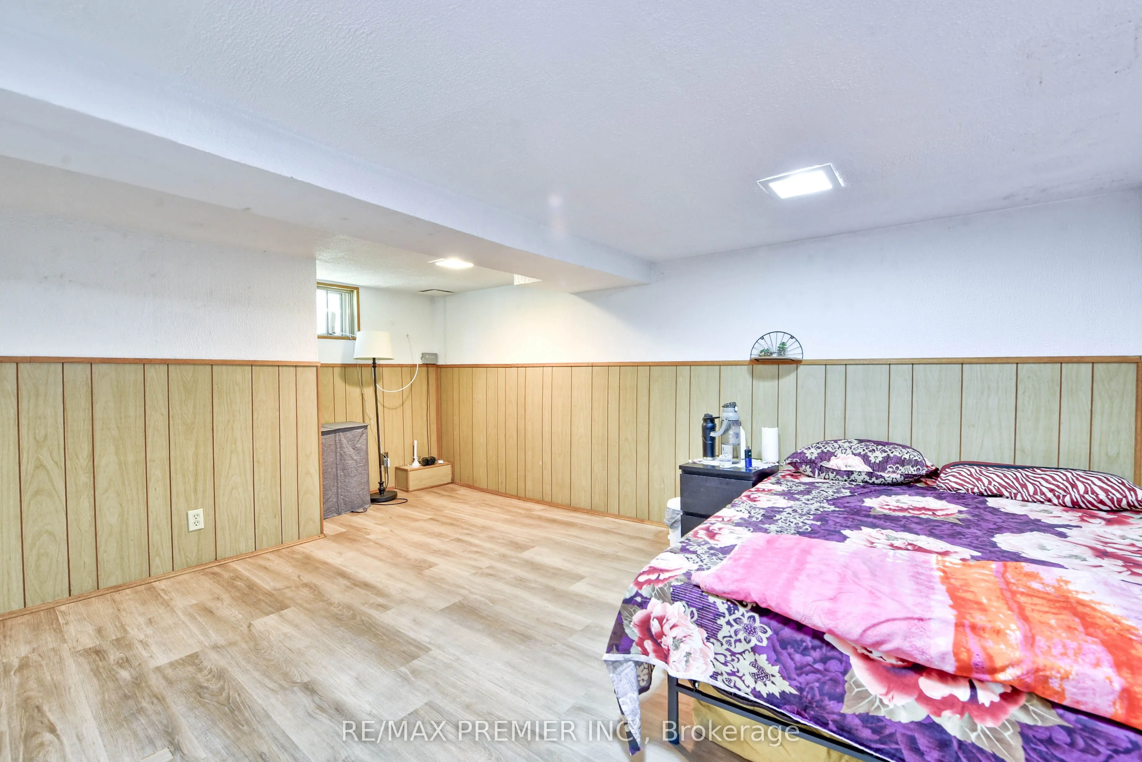 1 Edgebrook Drive