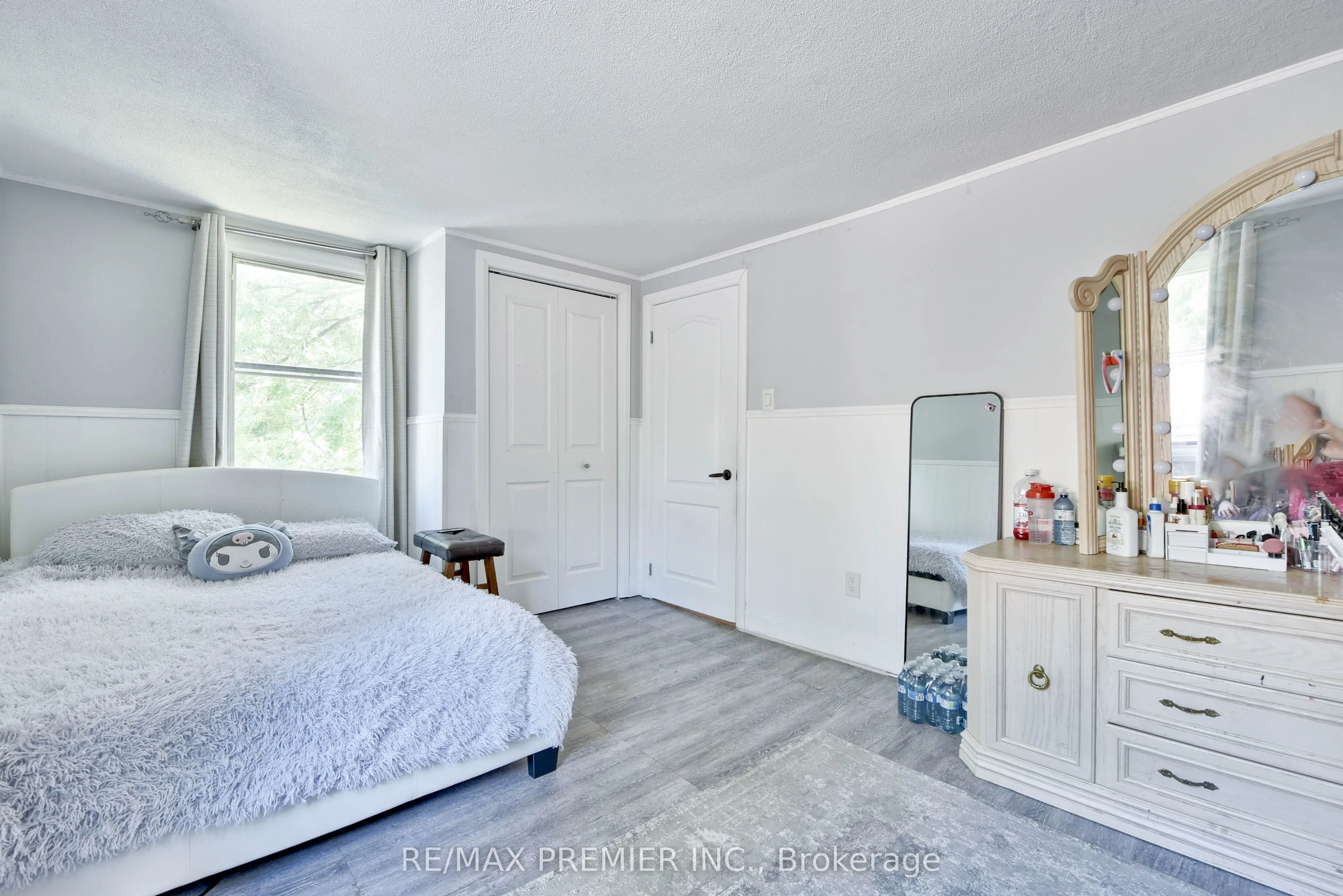 1 Edgebrook Drive