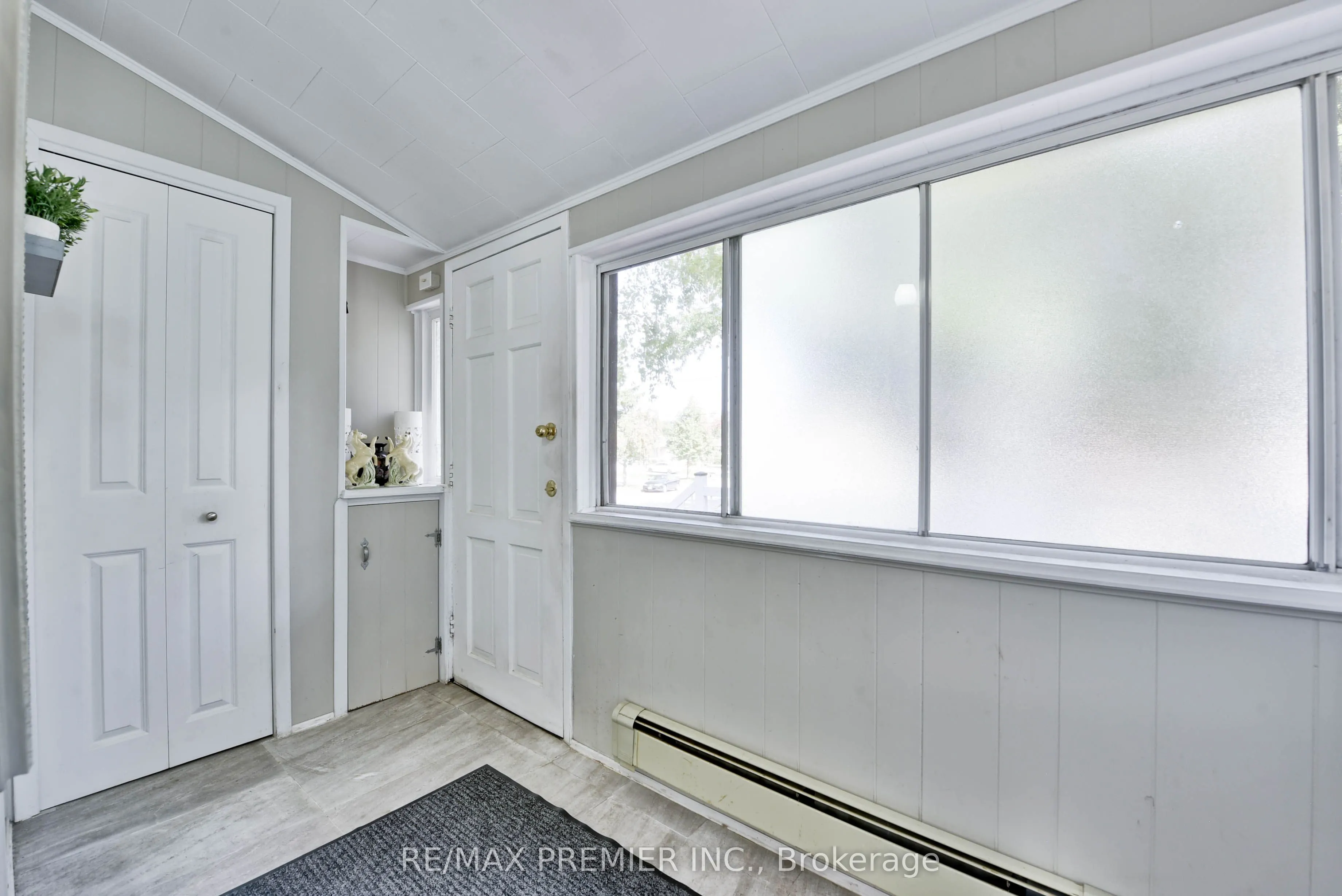 1 Edgebrook Drive