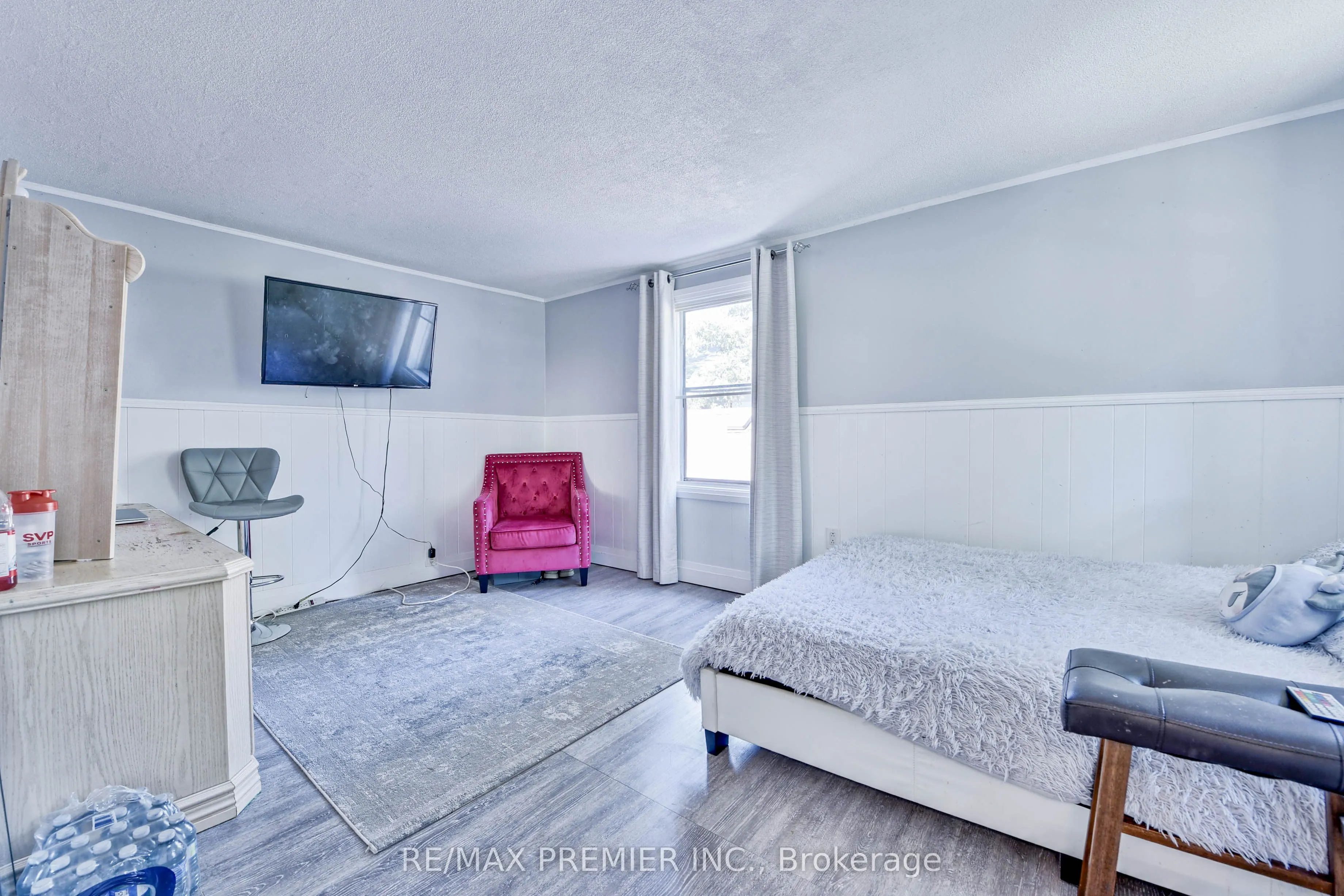 1 Edgebrook Drive