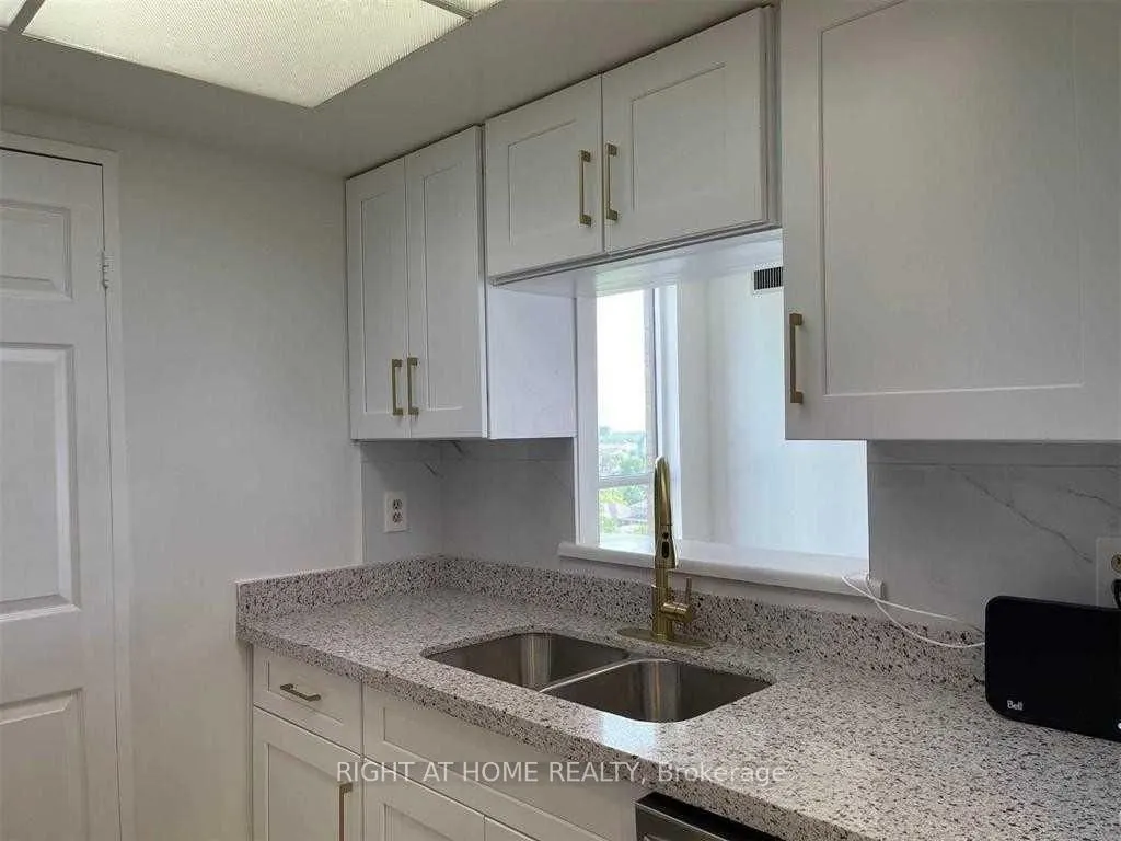 285 Enfield Place, #1204