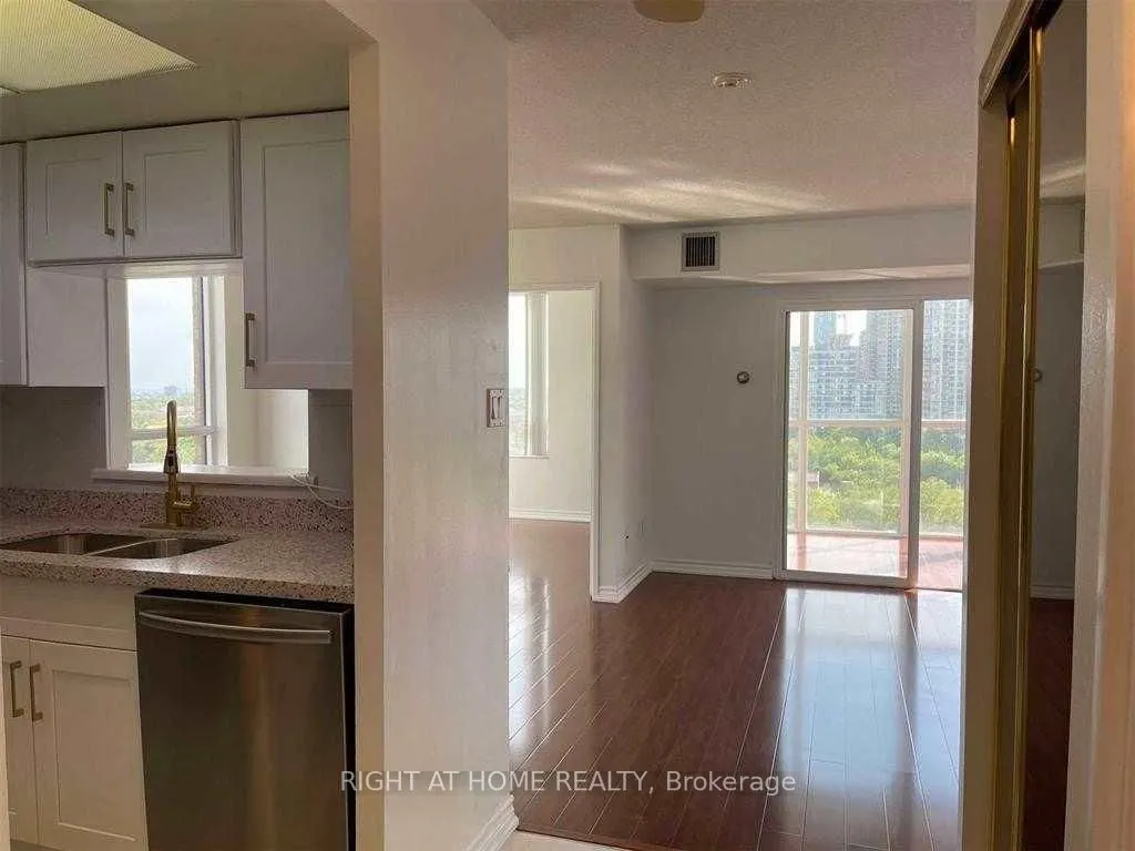 285 Enfield Place, #1204
