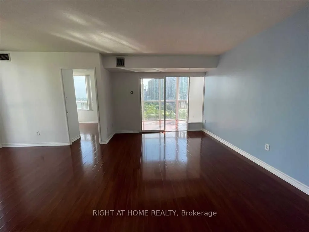 285 Enfield Place, #1204