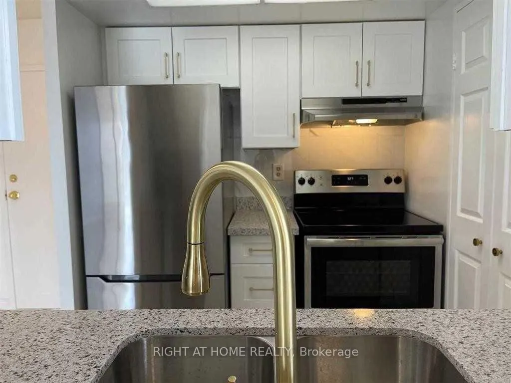 285 Enfield Place, #1204