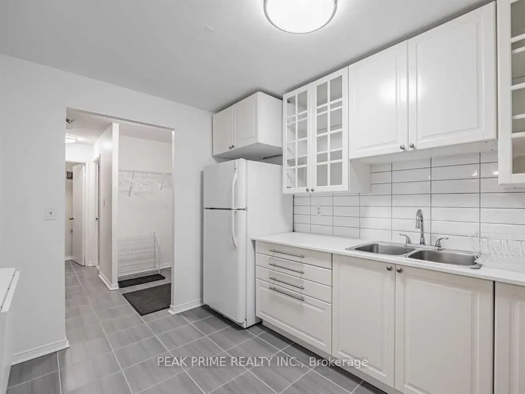 155 Hillcrest Avenue, #Ph02