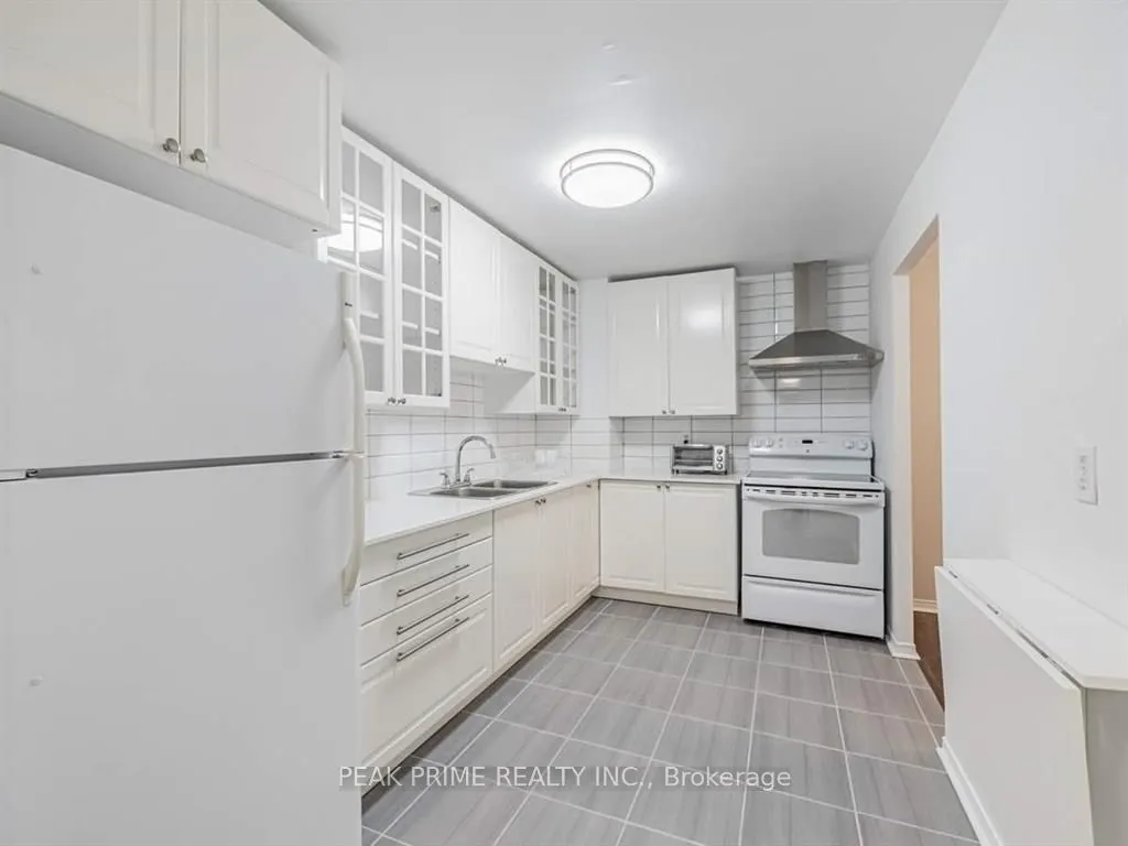 155 Hillcrest Avenue, #Ph02
