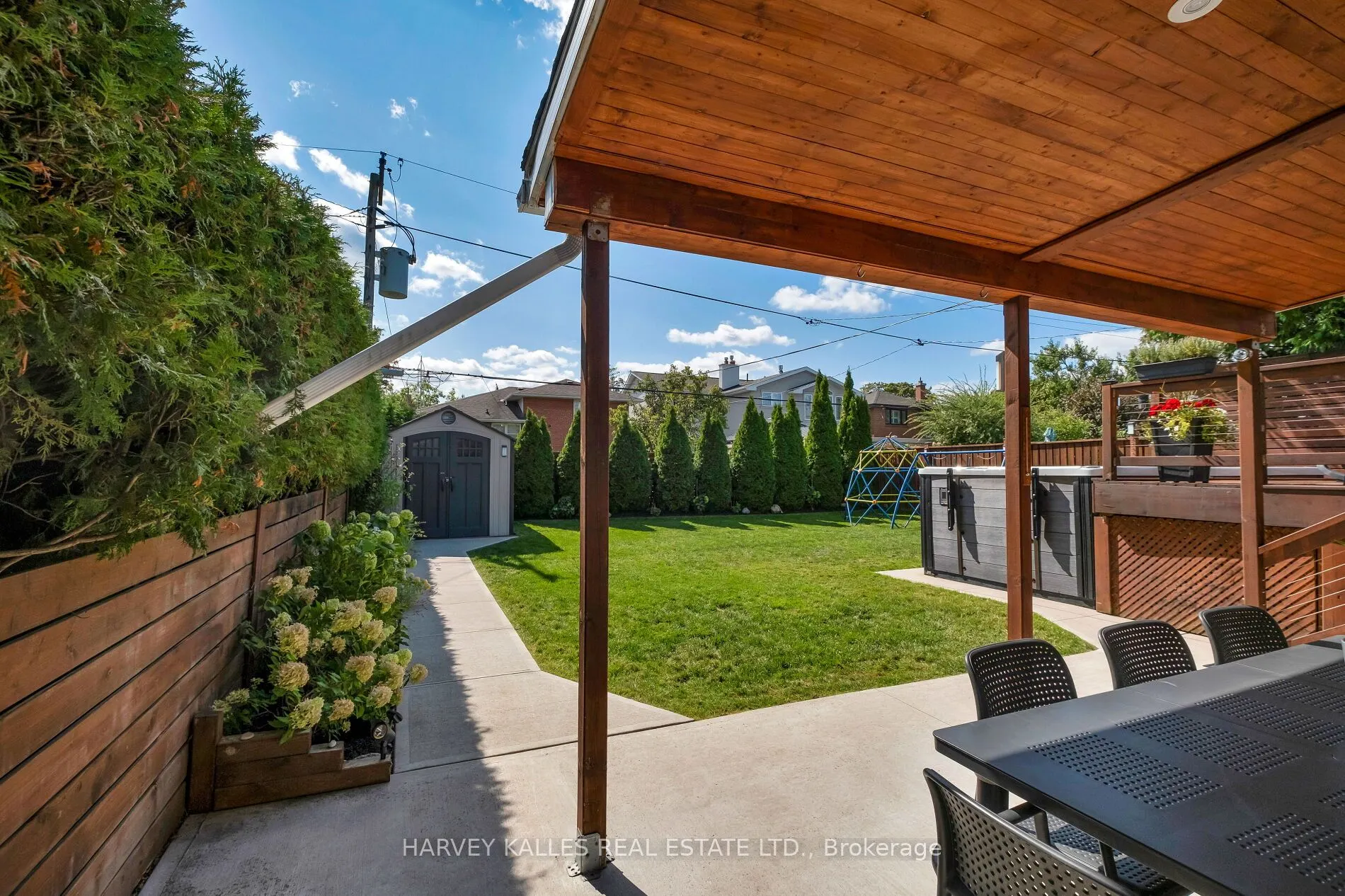 81 Summitcrest Drive