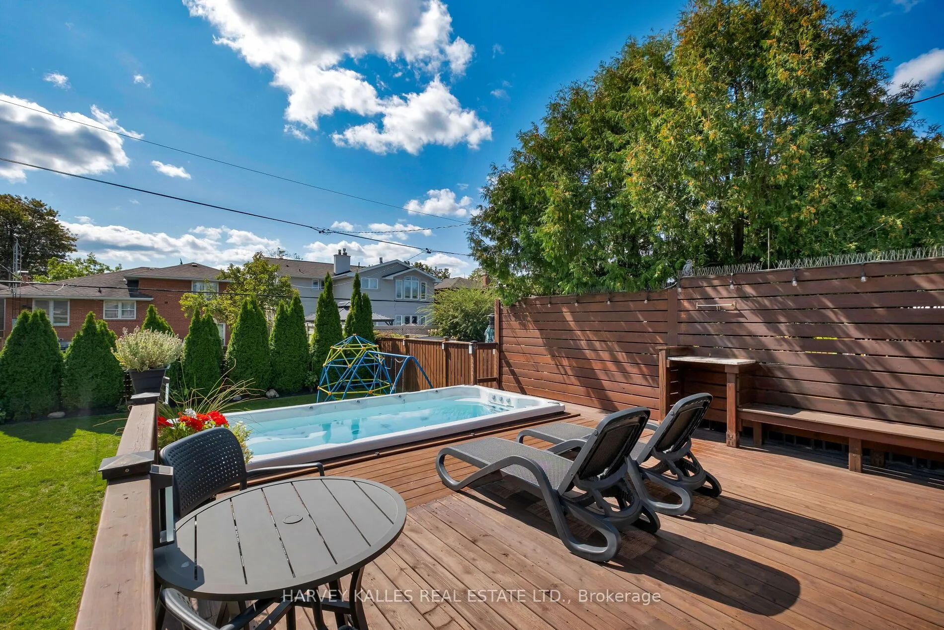 81 Summitcrest Drive