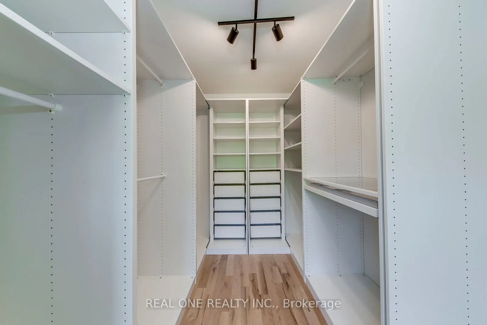 3291 FIELDGATE Drive, #34