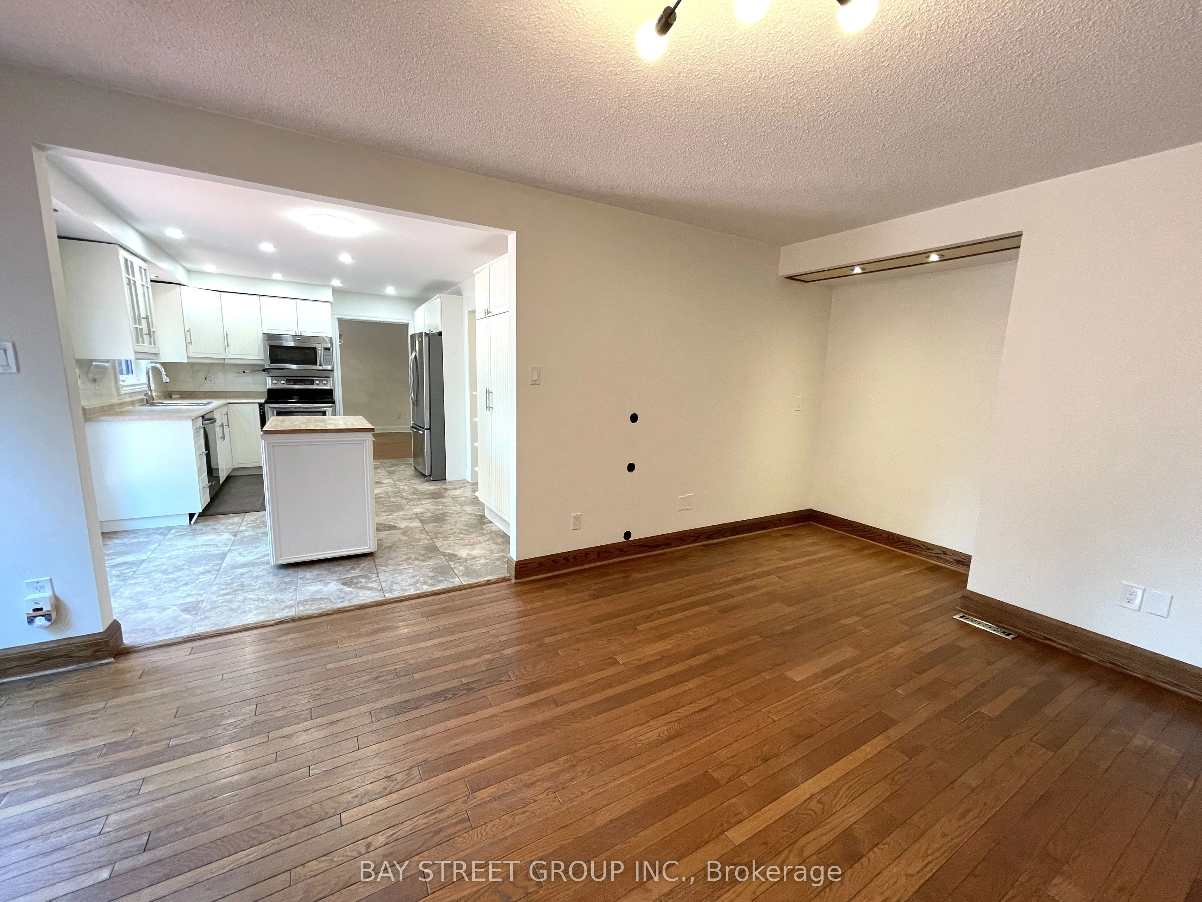 1412 Peerless Court