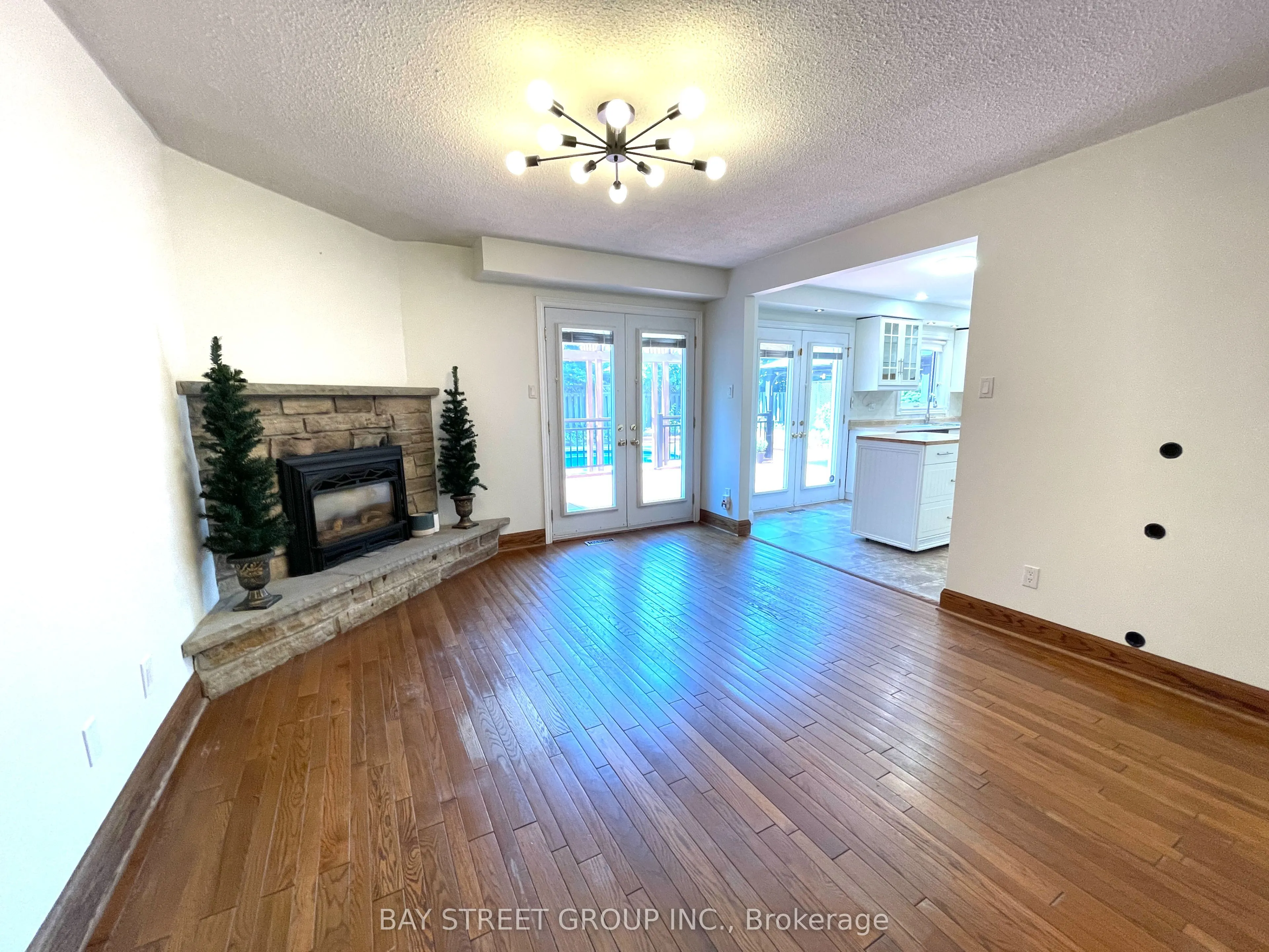 1412 Peerless Court