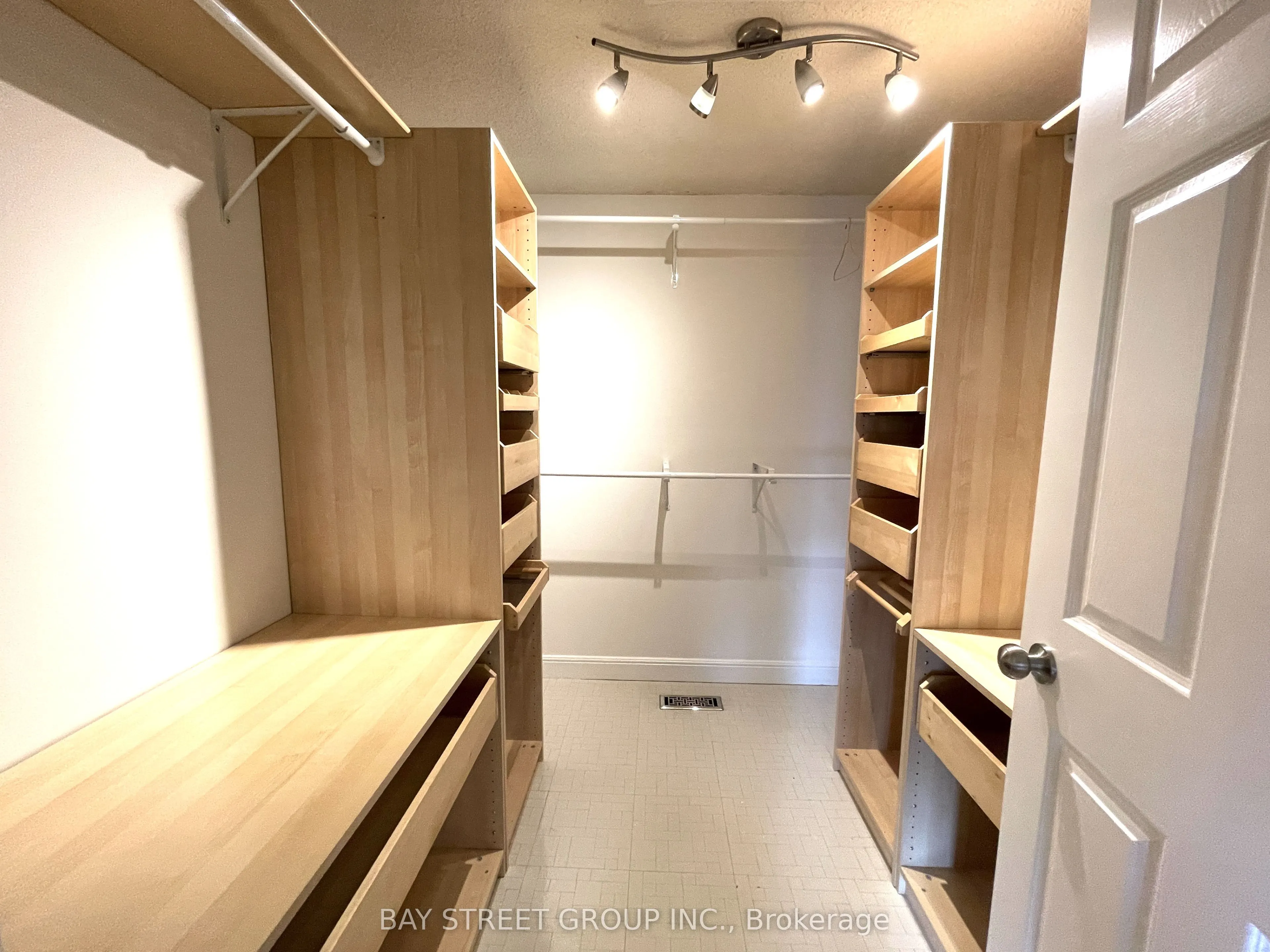 1412 Peerless Court