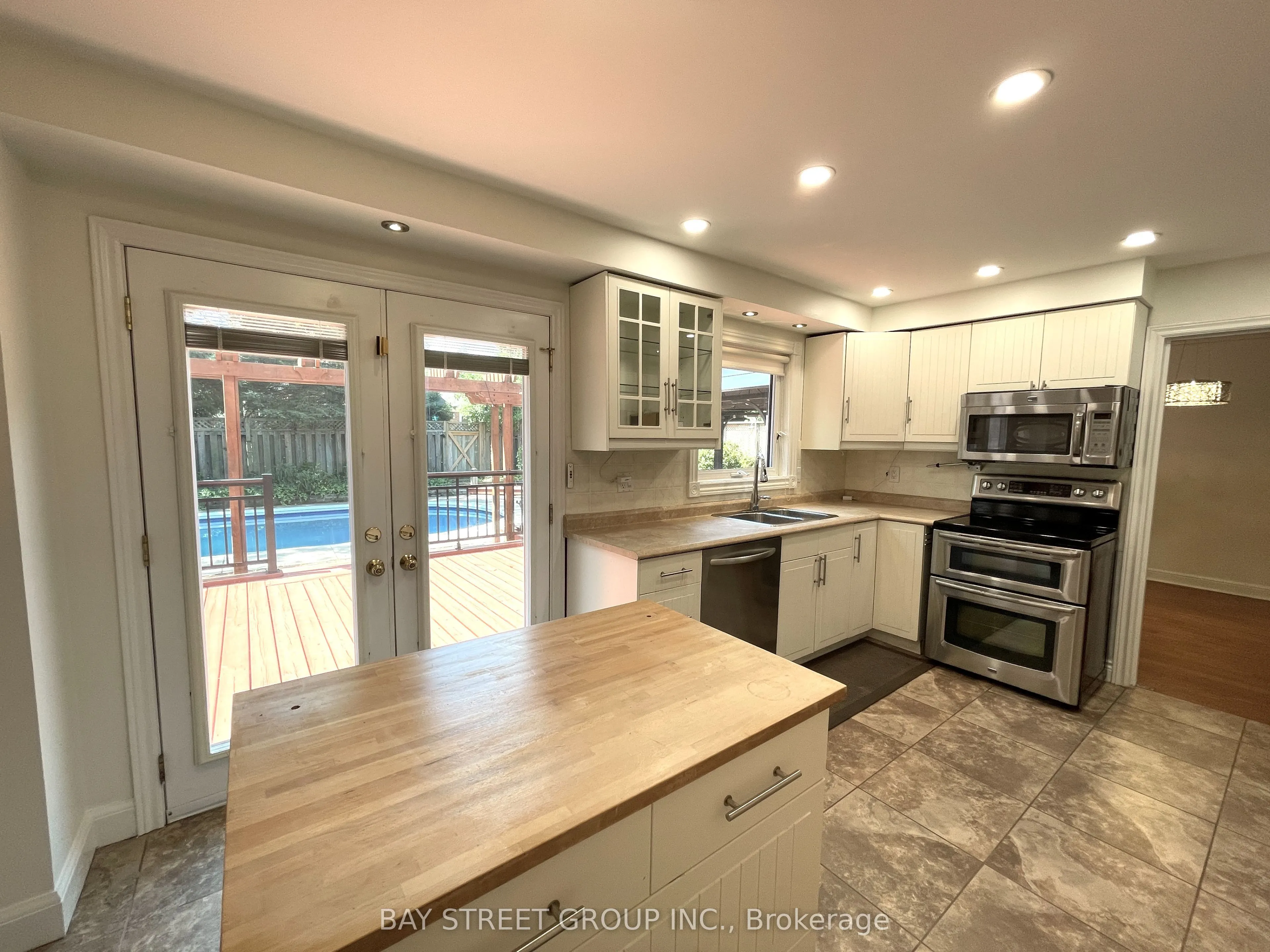1412 Peerless Court