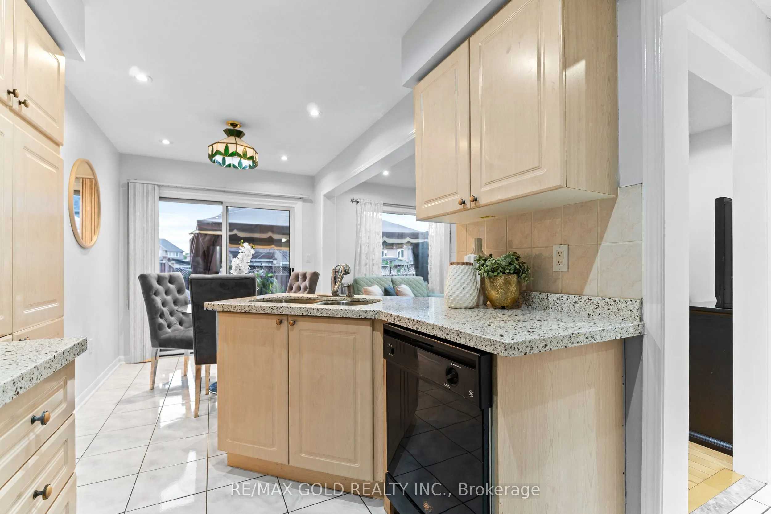 83 Mount Ranier Crescent