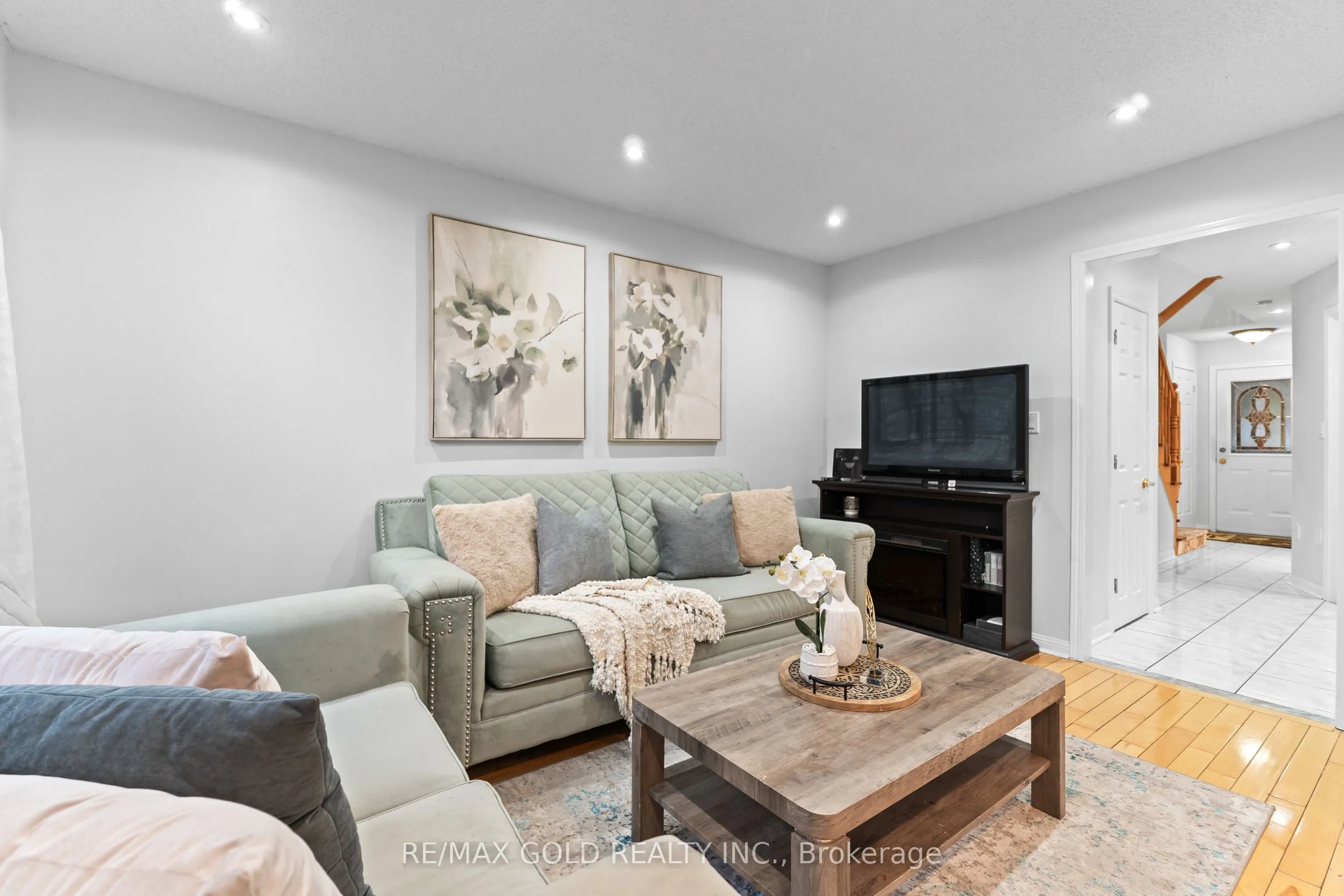 83 Mount Ranier Crescent