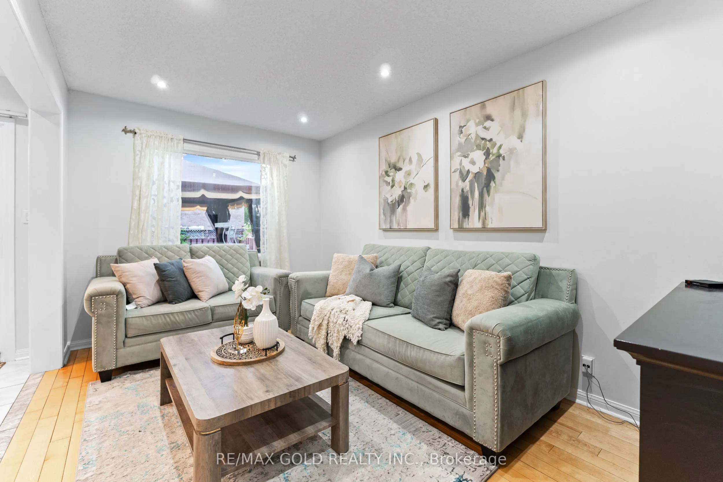 83 Mount Ranier Crescent