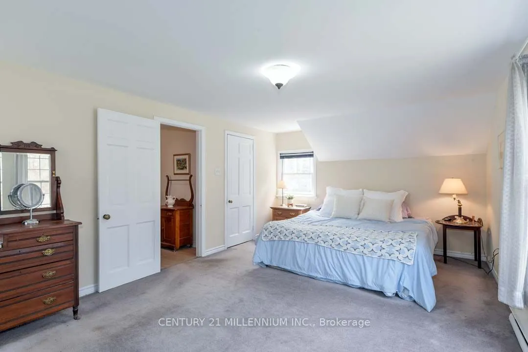 1380 Queen Street W