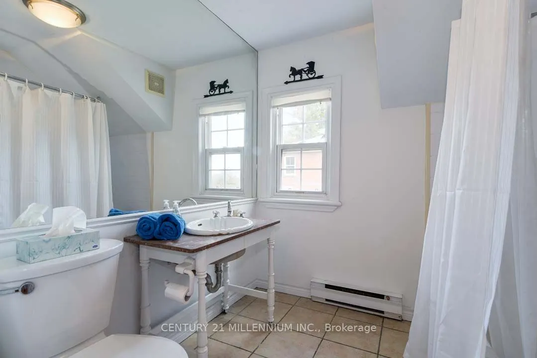 1380 Queen Street W