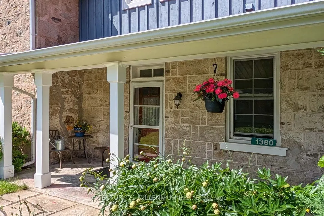 1380 Queen Street W