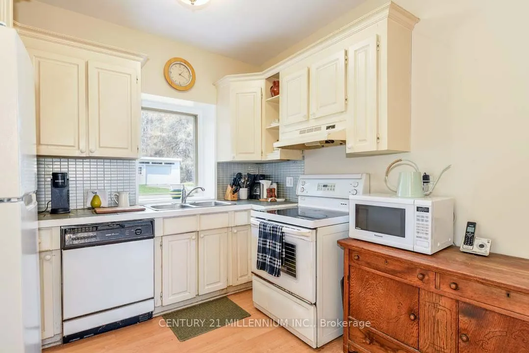 1380 Queen Street W