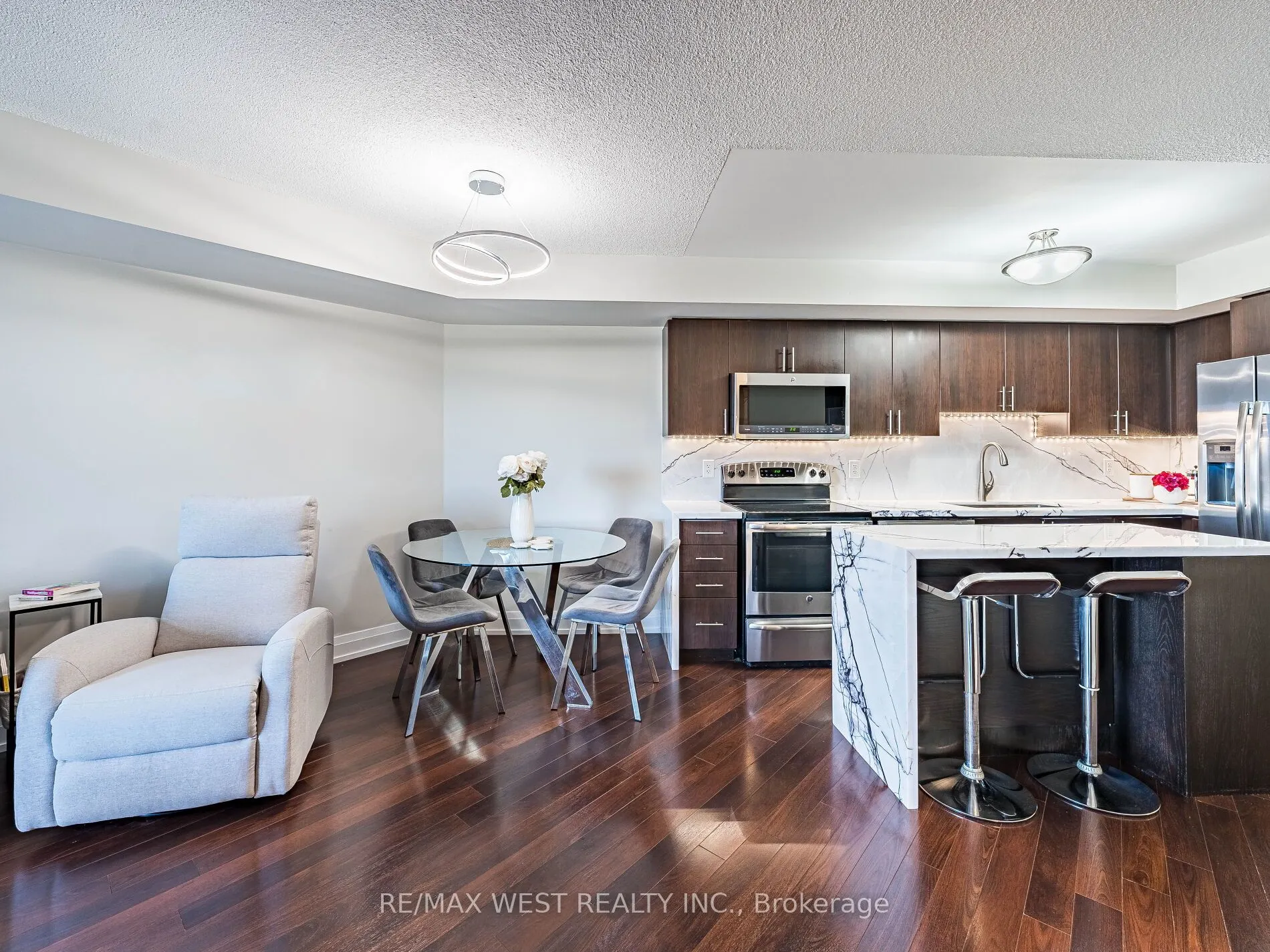 1060 Sheppard Avenue, #410