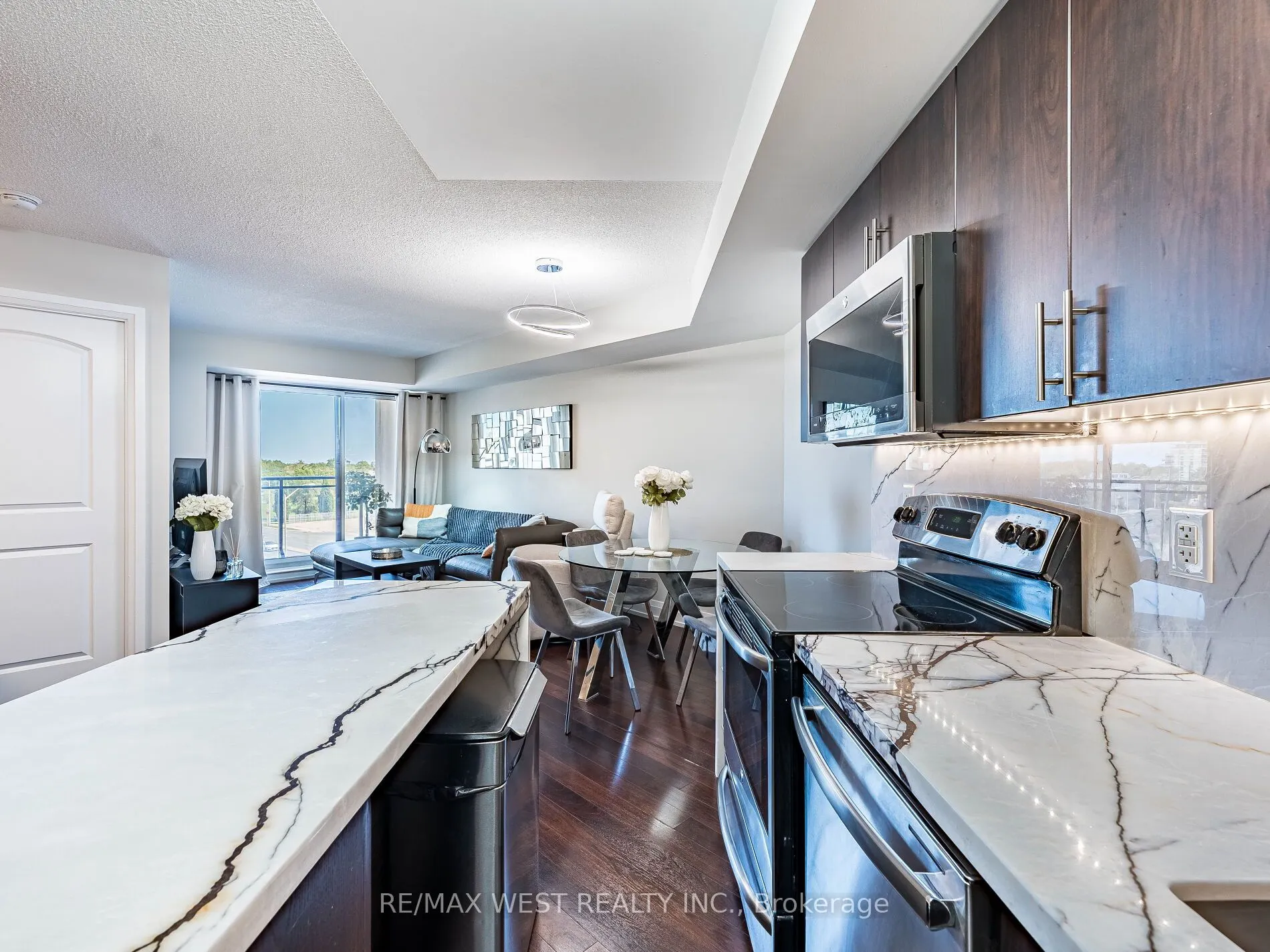 1060 Sheppard Avenue, #410
