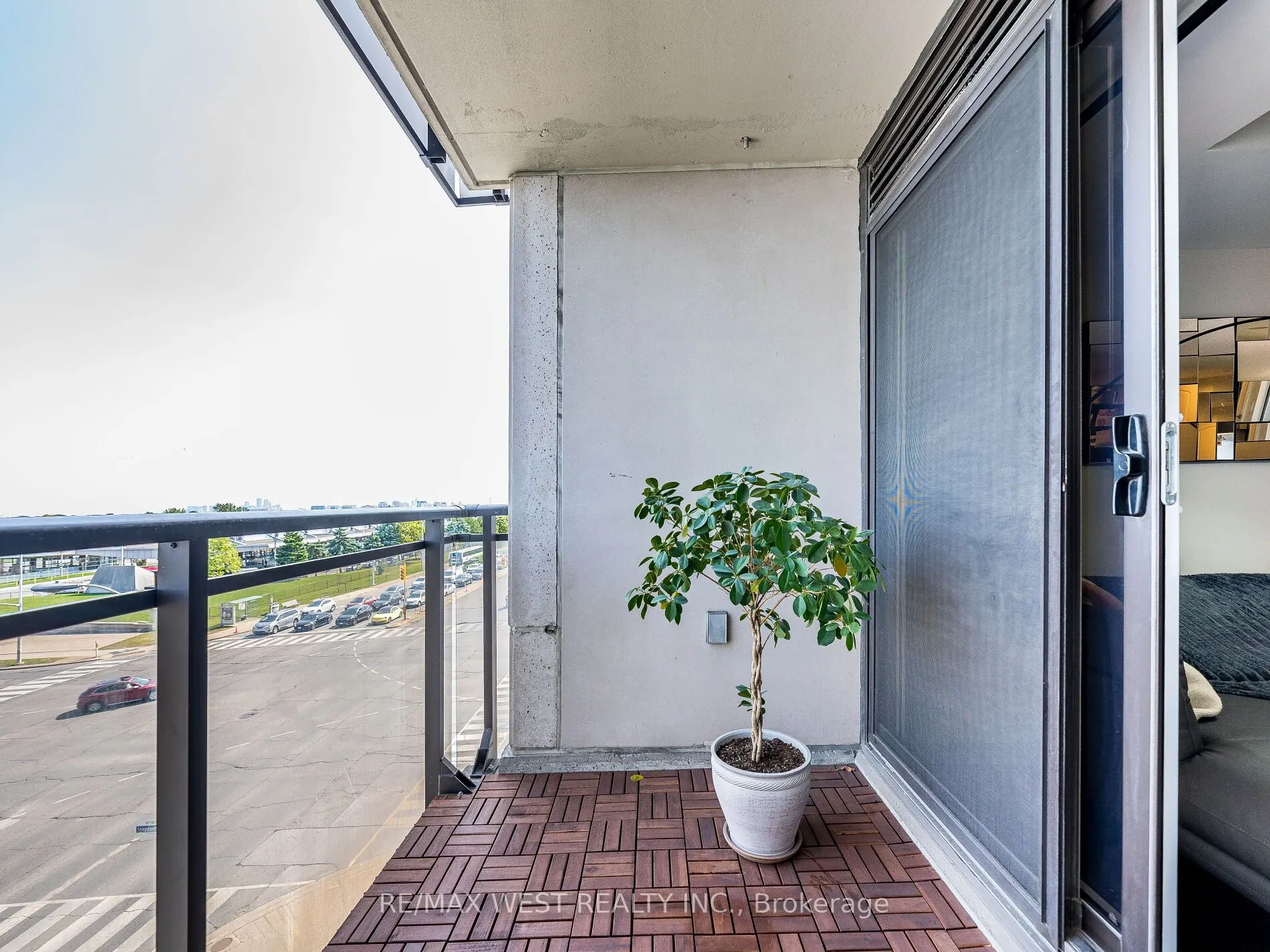 1060 Sheppard Avenue, #410