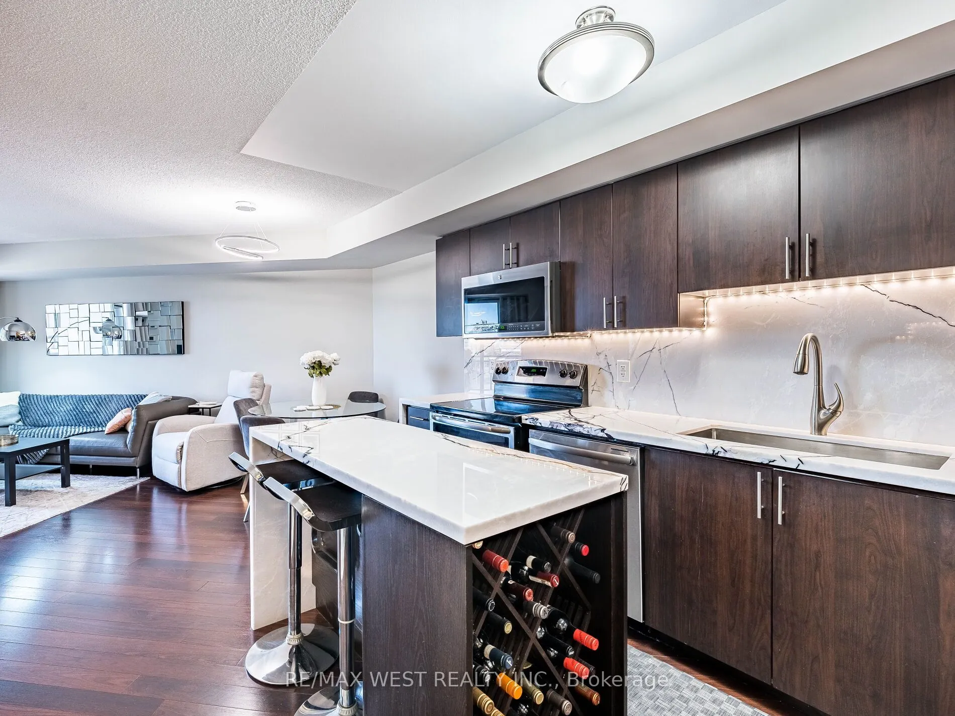 1060 Sheppard Avenue, #410