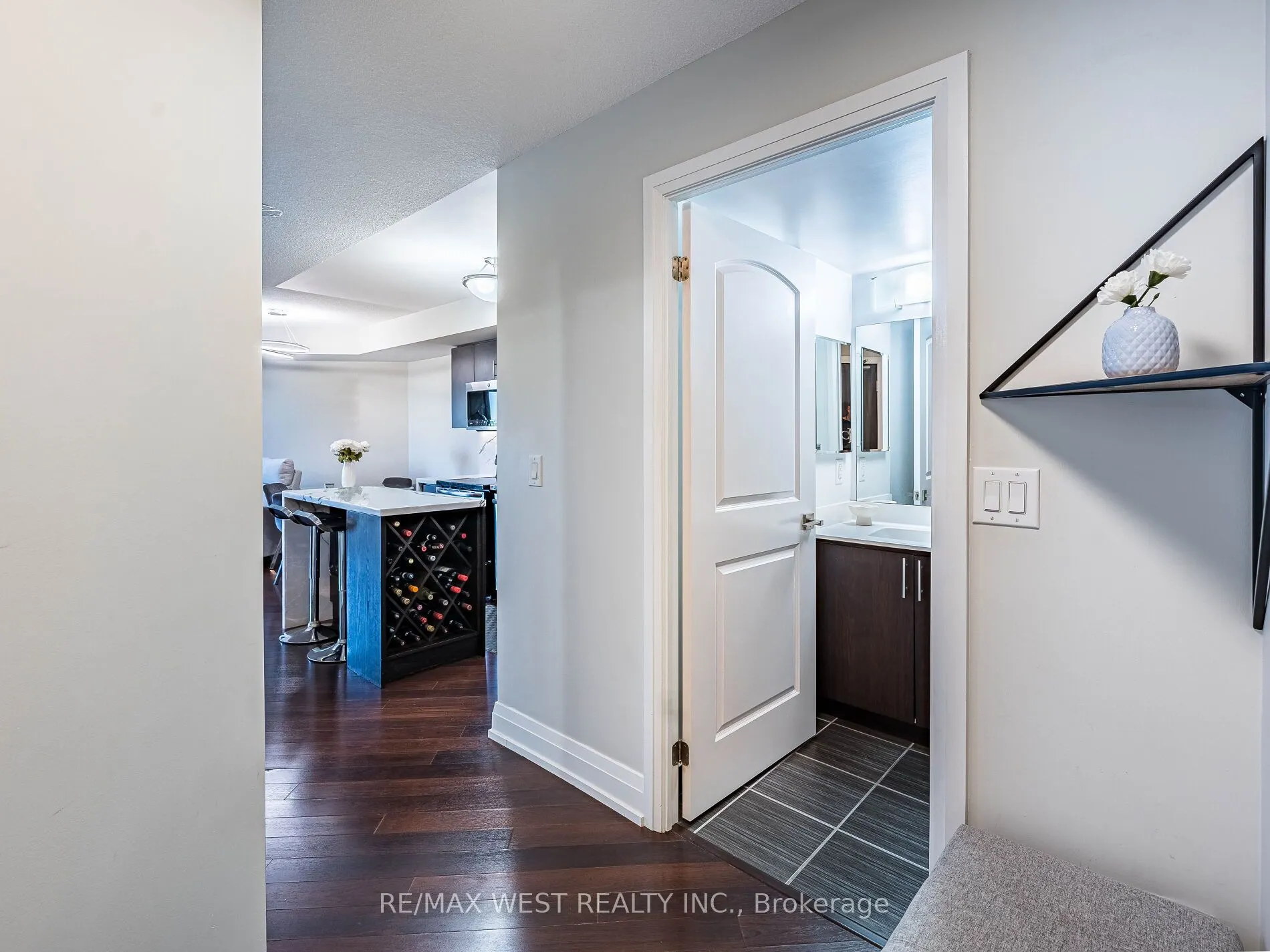 1060 Sheppard Avenue, #410