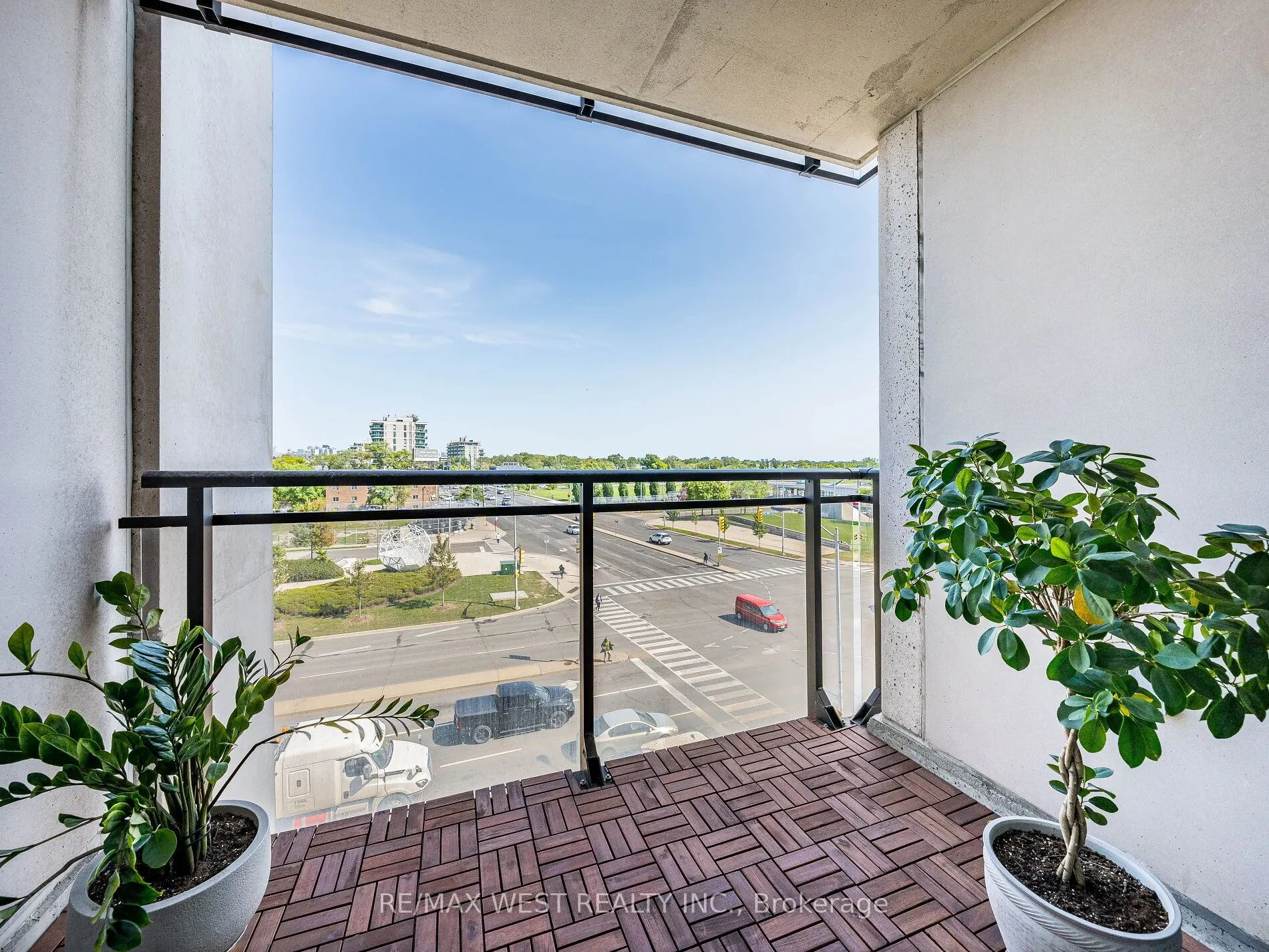 1060 Sheppard Avenue, #410