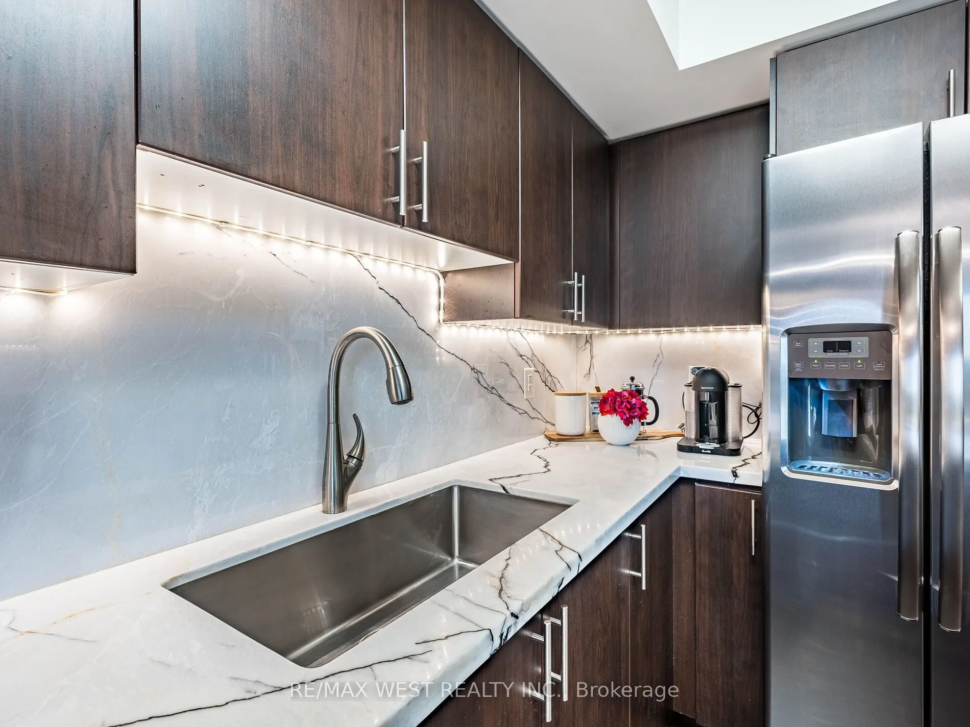 1060 Sheppard Avenue, #410
